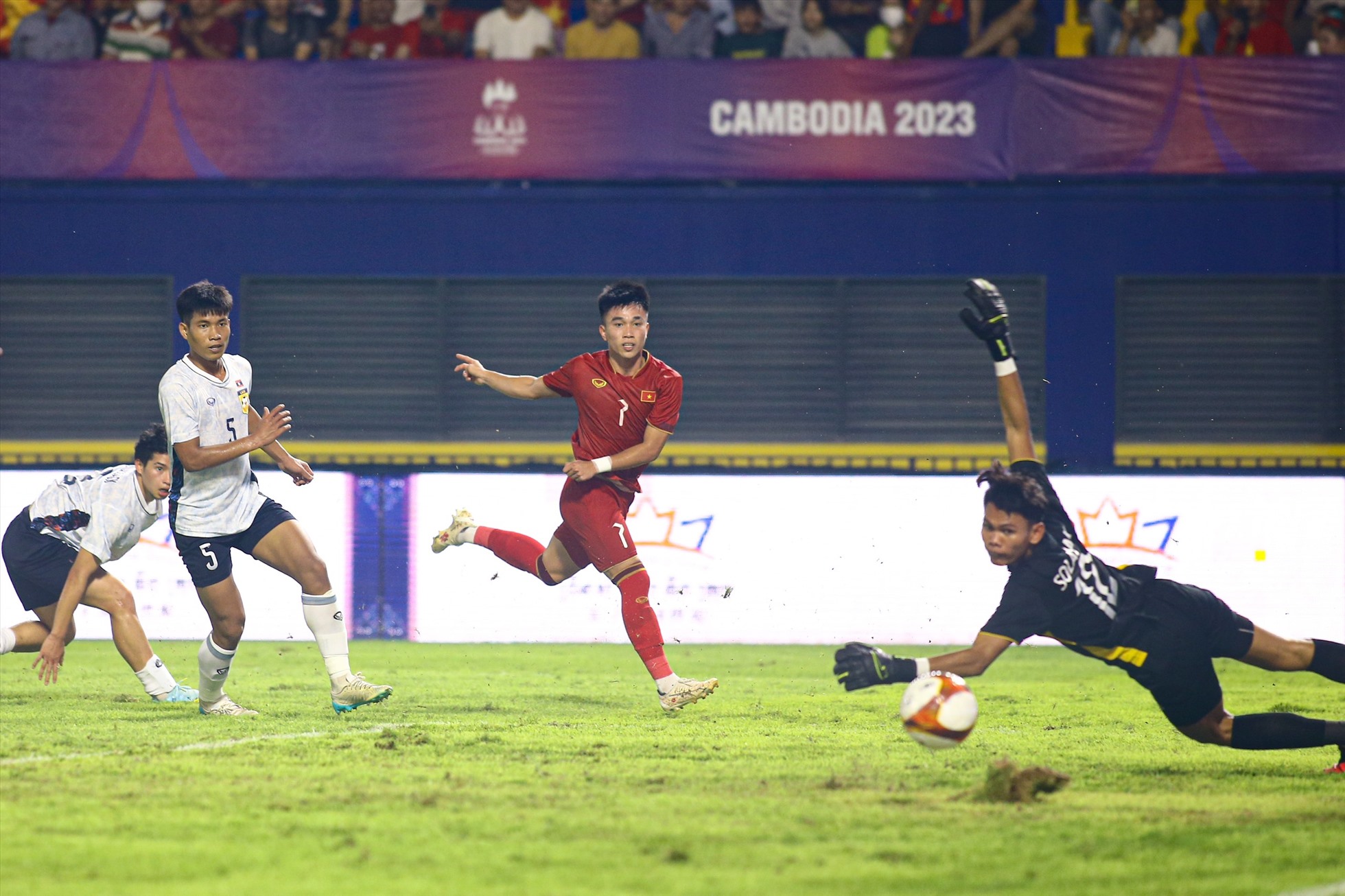 Hai trận đấu, một niềm vui chiến thắng