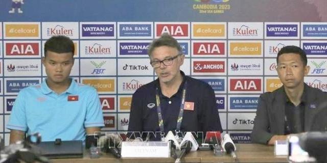 SEA Games 32 U22 Việt Nam chiếm ngôi đầu bảng B