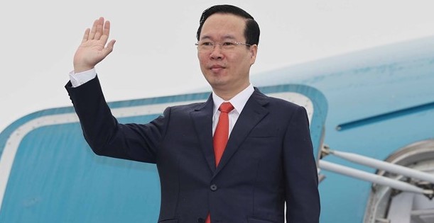 Chủ tịch nước lên đường dự Lễ đăng quang của Nhà vua Anh Charles III