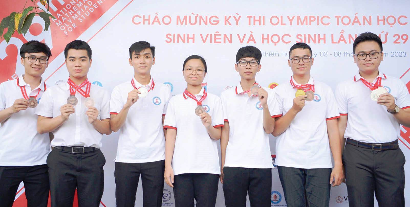 Đoạt giải thưởng từ tình yêu toán