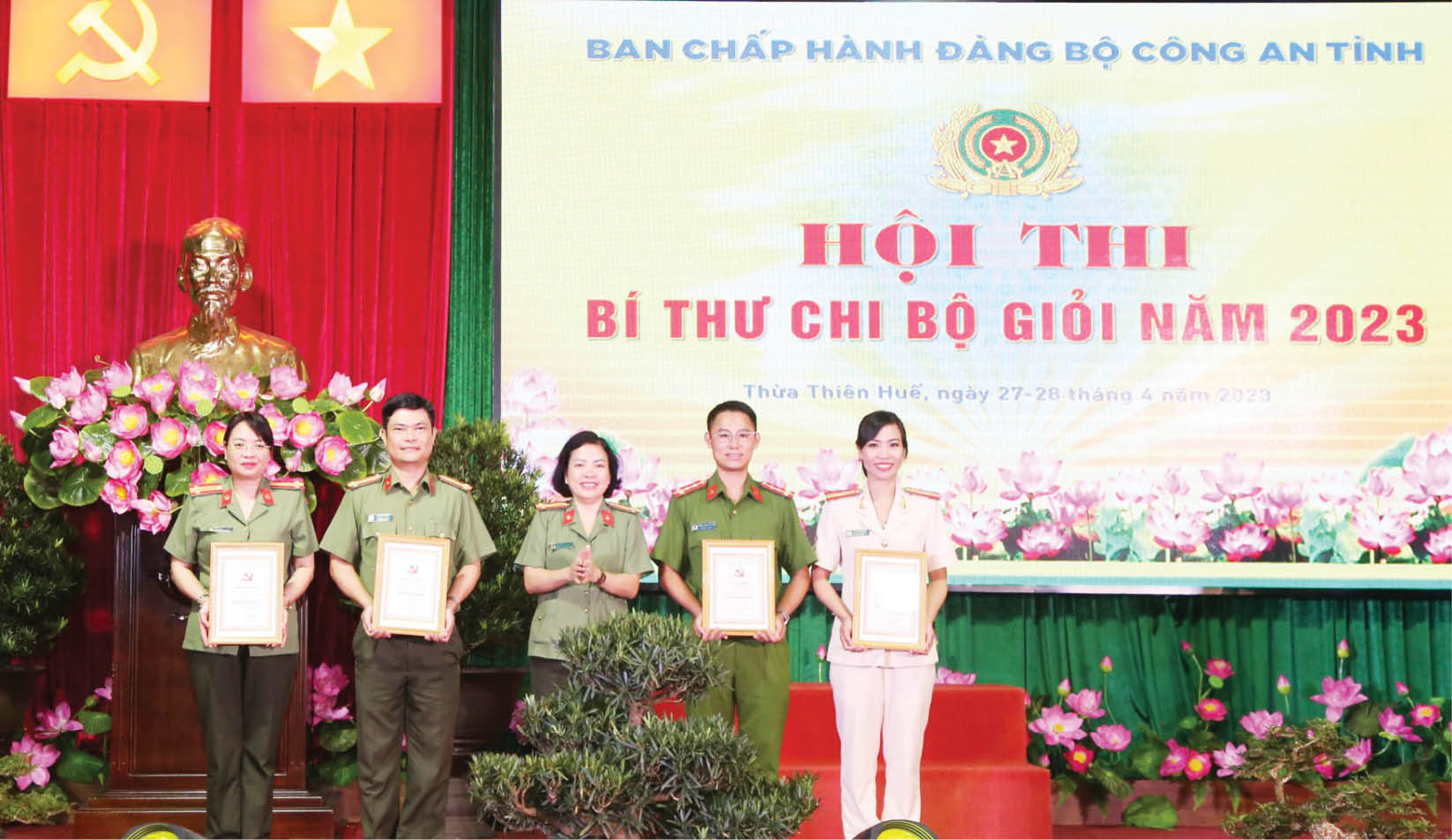 Thầm lặng trên mặt trận không tiếng súng