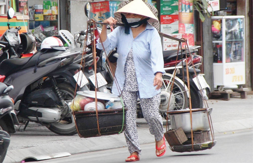 Lớn lên từ gánh bánh của mạ