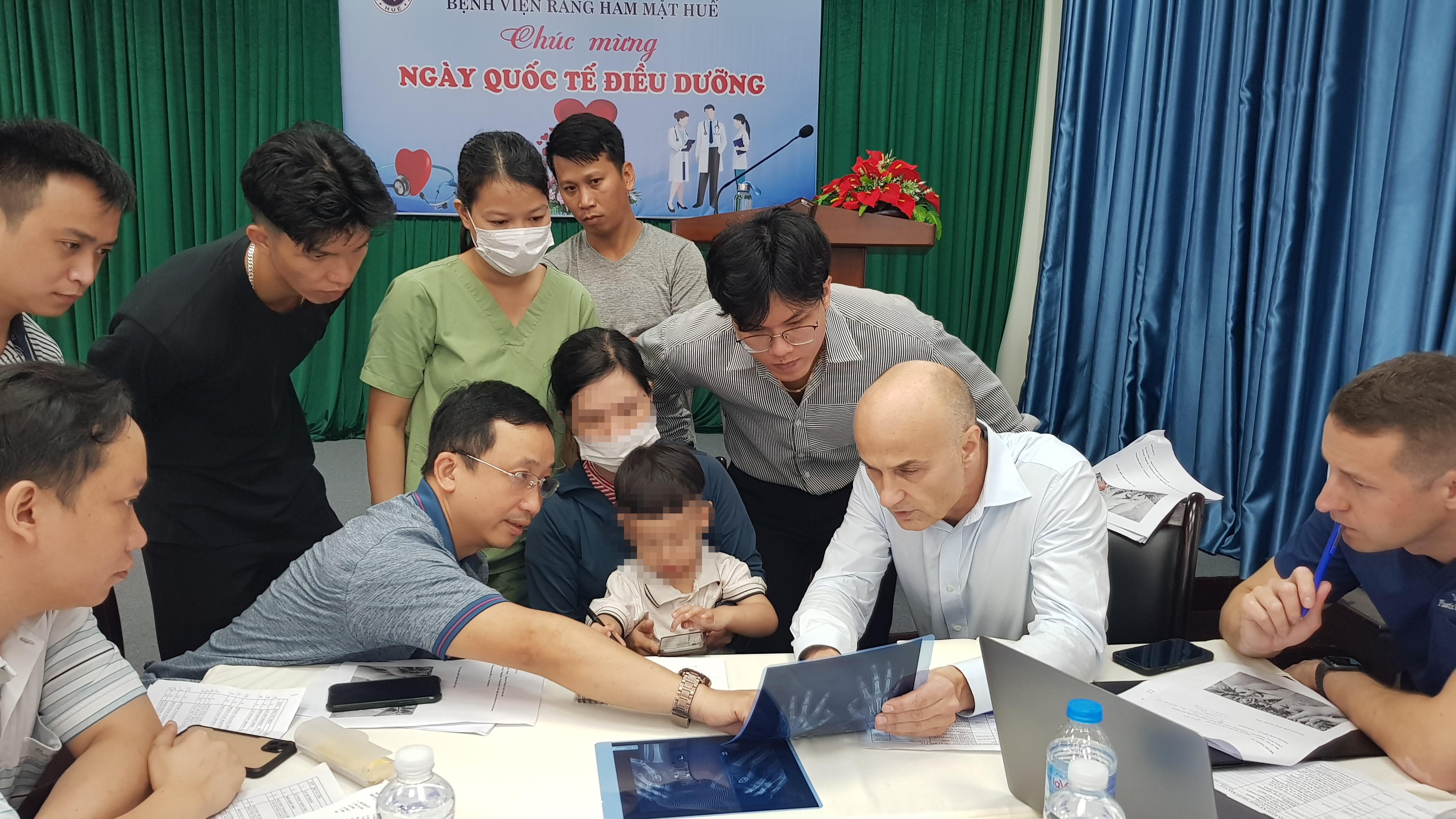 Phẫu thuật tạo hình cho các bệnh nhân bị dị tật vùng bàn tay