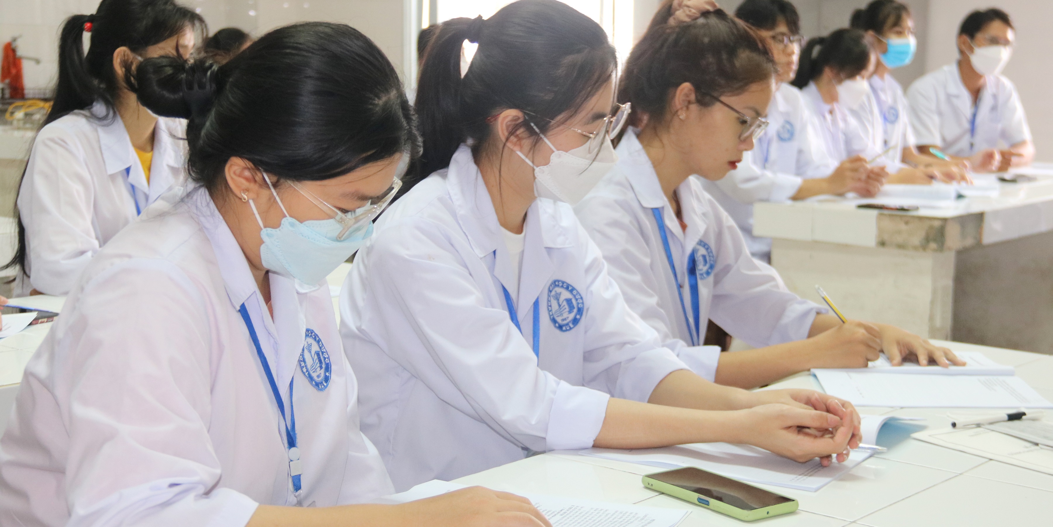 Phát triển các hoạt động chuyên môn độc lập cho các ngành khoa học sức khoẻ