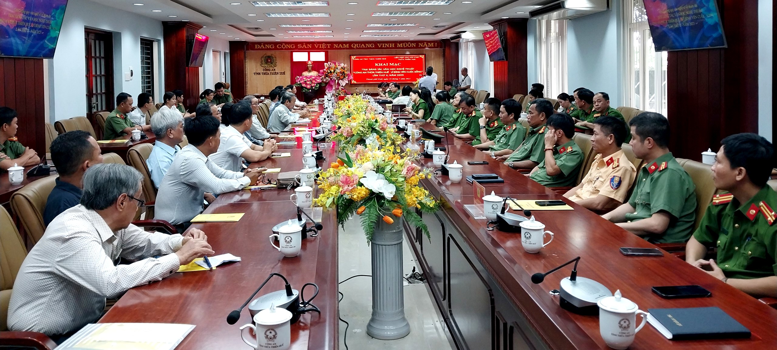 Khai mạc Trại sáng tác Văn học nghệ thuật Công an Thừa Thiên Huế lần thứ II