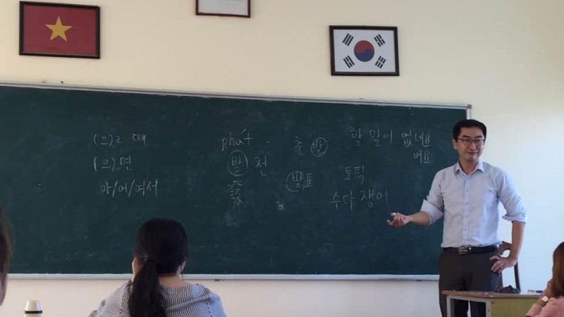 Lao động có kỹ năng tiếng Hàn được “săn đón” ở Việt Nam