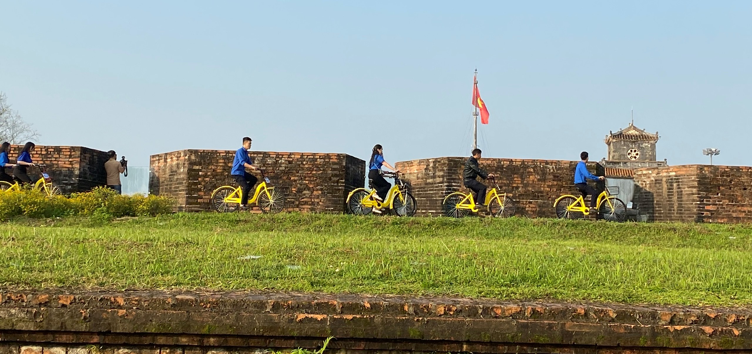 Đóng cửa tuyến đi bộ Thượng Thành vào ban đêm do nạn vẽ bậy trên di tích