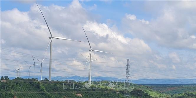 Đẩy nhanh tiến độ cấp giấy phép hoạt động điện lực đối với các dự án điện gió, điện mặt trời đã hoàn thành