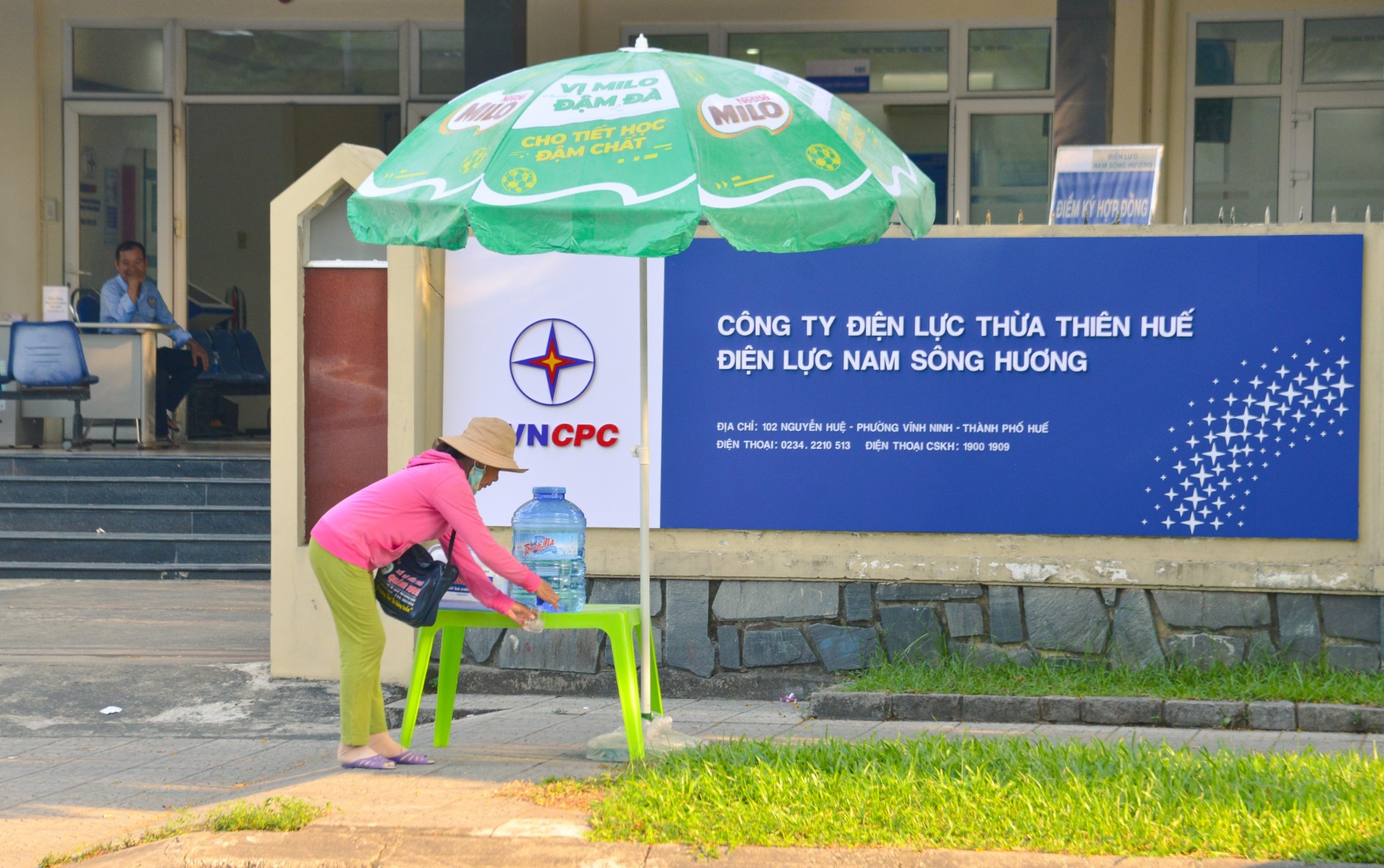 Mát lòng những bình nước miễn phí