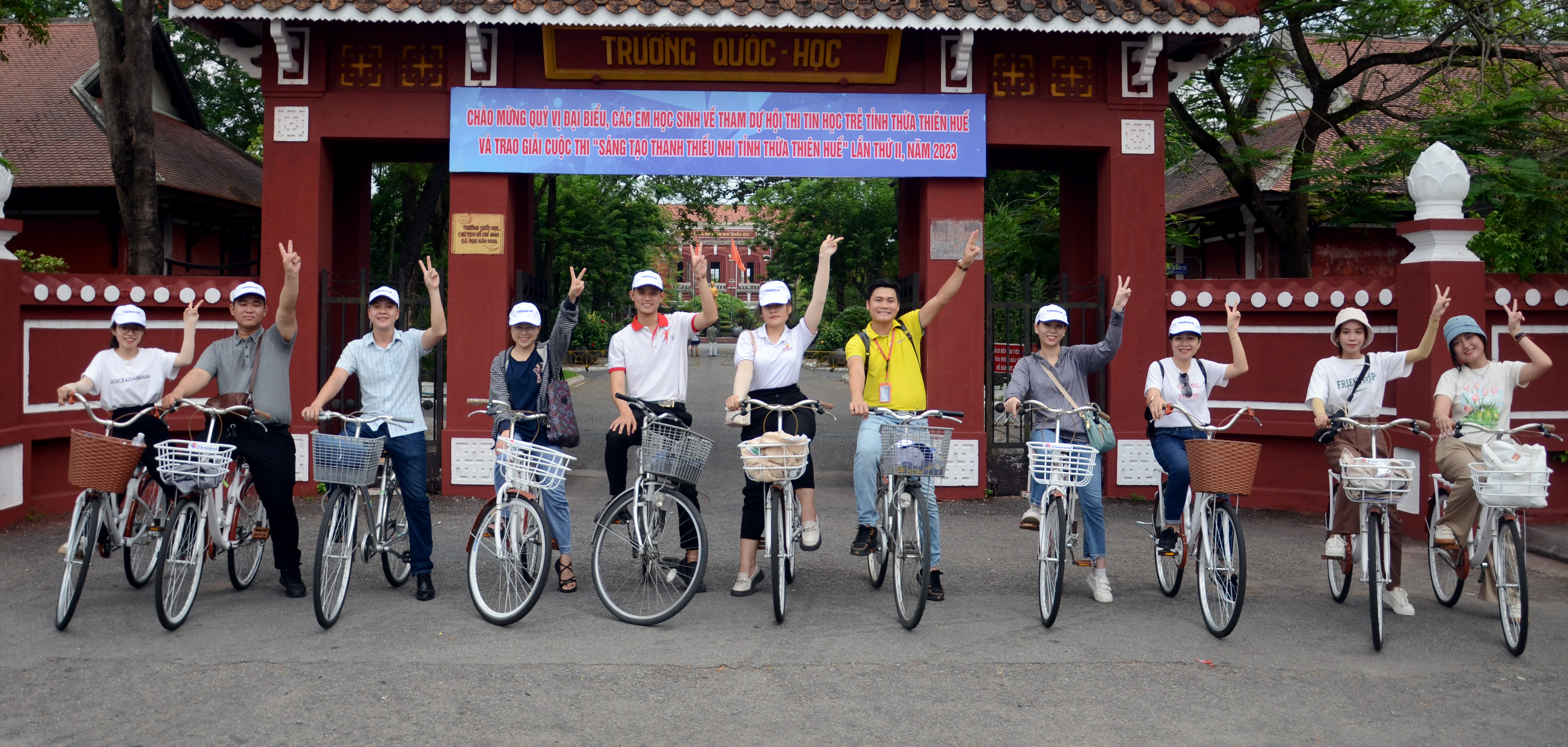 Tour du lịch xe đạp miễn phí tìm hiểu thời niên thiếu của Bác