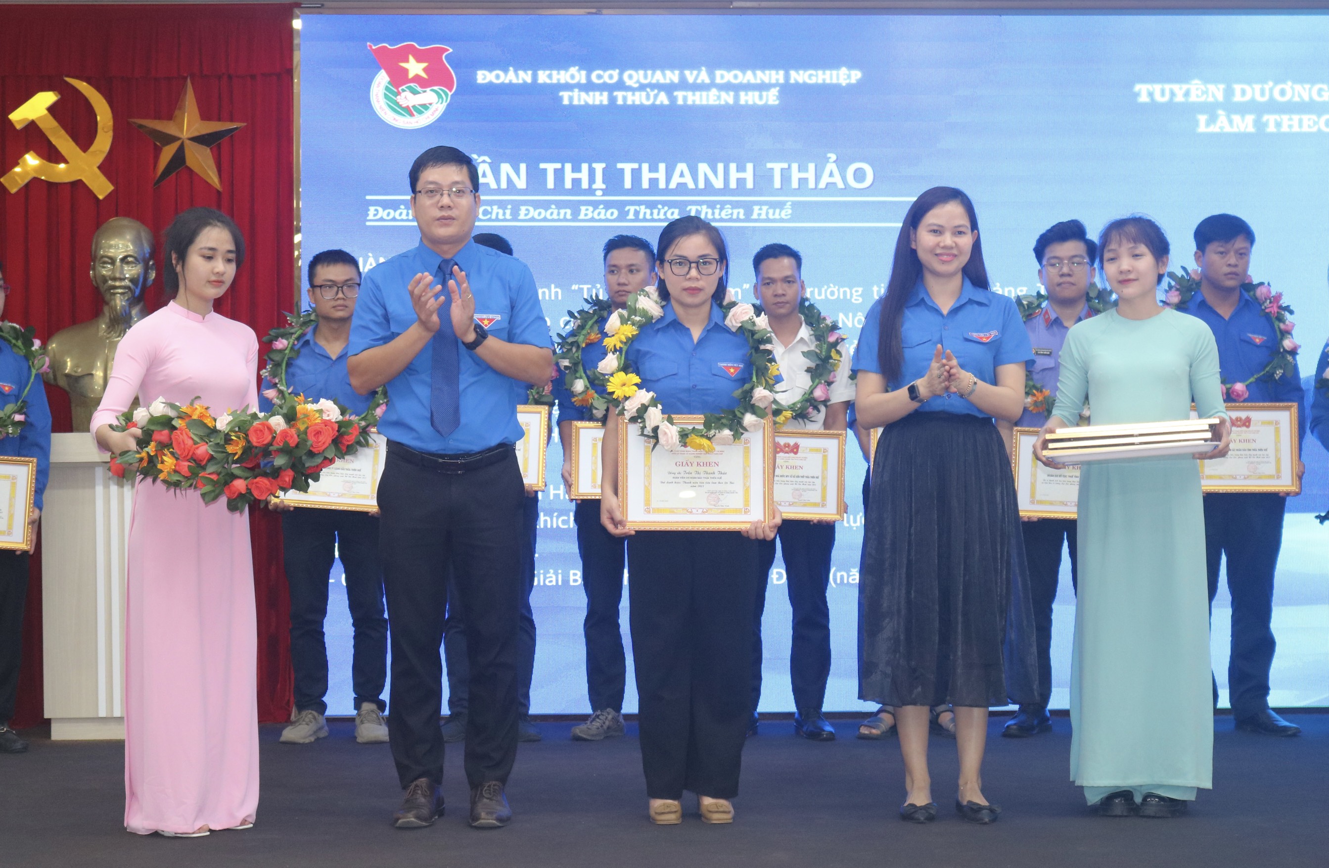 Tuyên dương 20 tập thể, cá nhân học tập, làm theo gương Bác