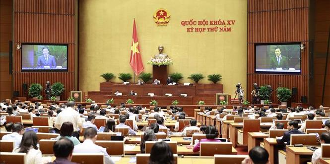Ngày 24 5, Quốc hội thảo luận tại hội trường về hai dự án Luật và nhiều nội dung khác