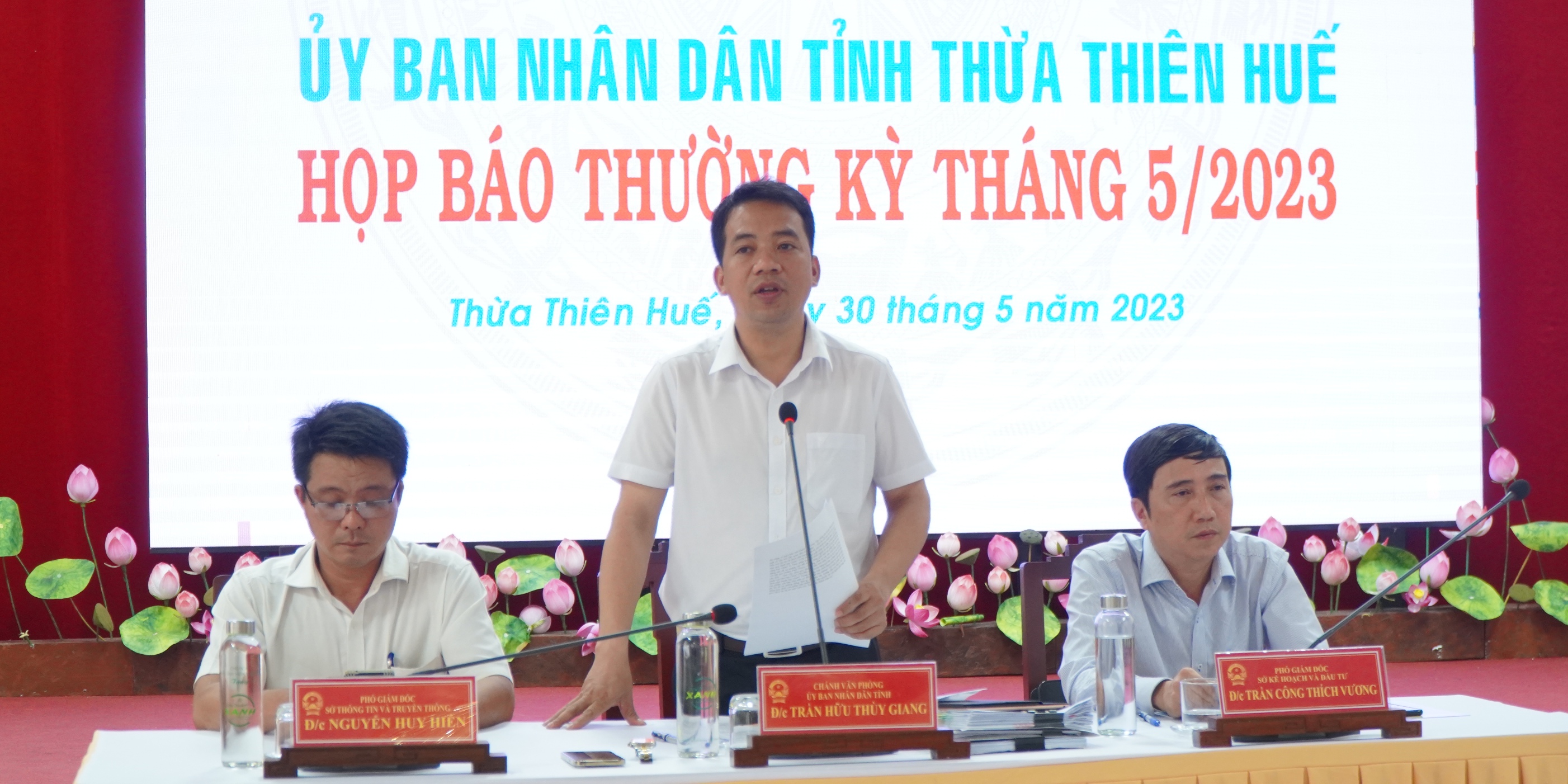 Lãnh đạo các sở, ngành địa phương chậm trả lời báo chí