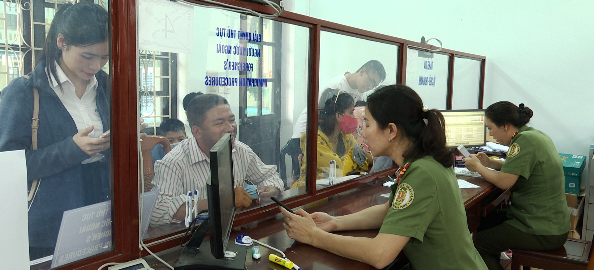 Tránh lộ lọt thông tin để đối tượng xấu lợi dụng khi cấp hộ chiếu phổ thông