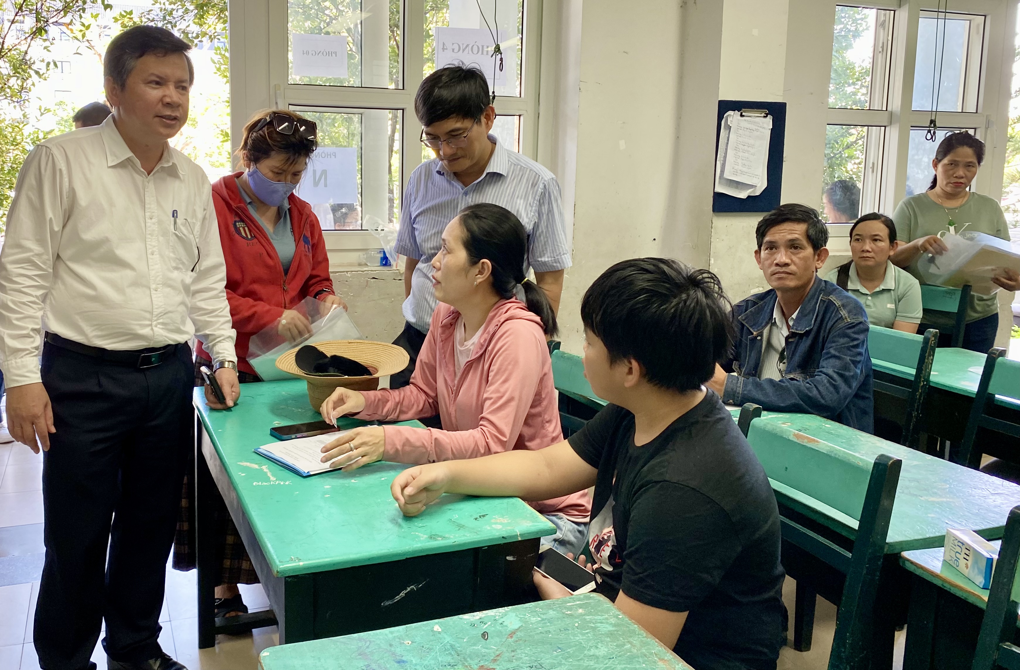 Kiểm tra công tác chuẩn bị tổ chức tuyển sinh các lớp đầu cấp