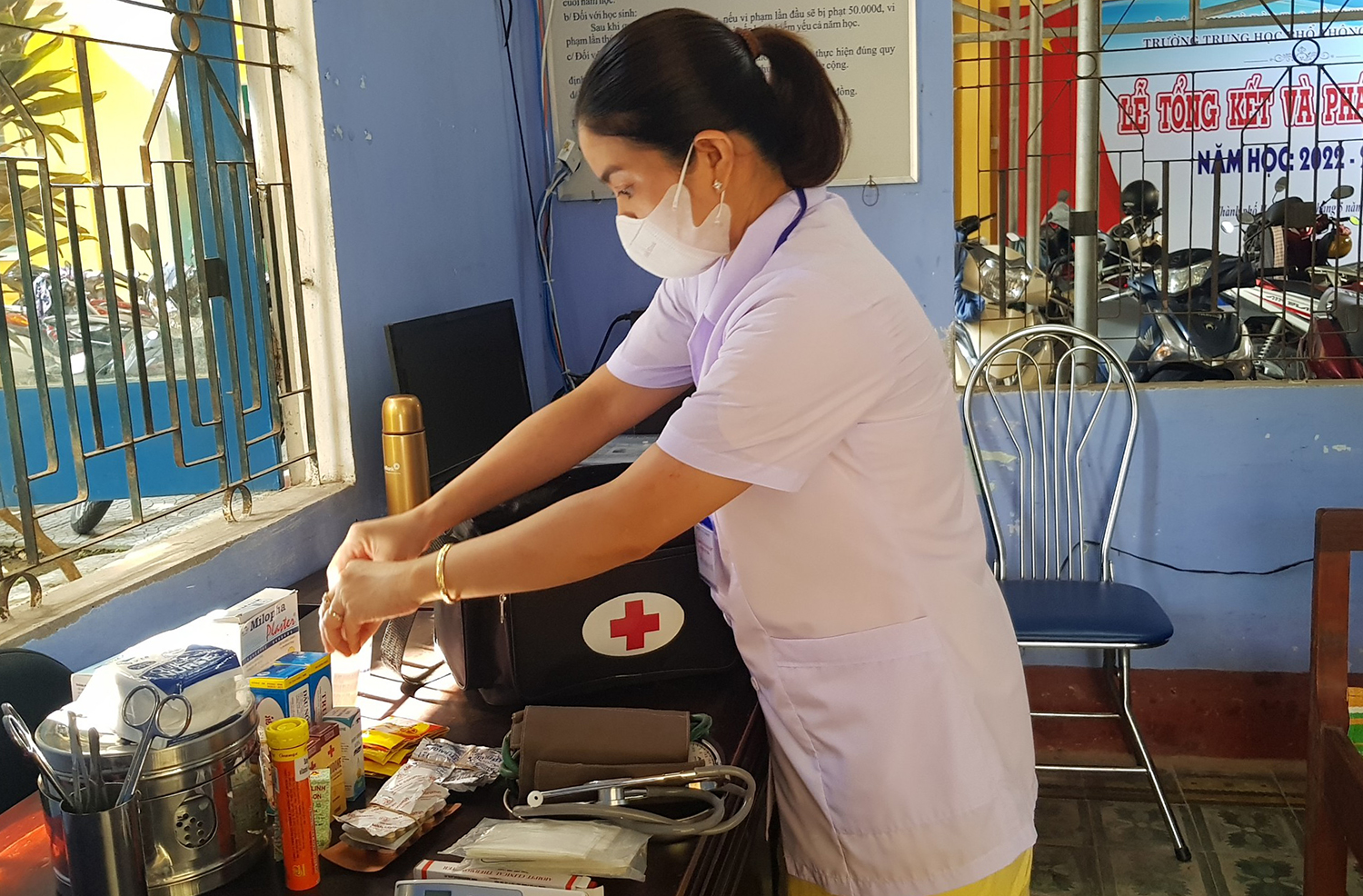 Bố trí 42 cán bộ y tế thường trực cấp cứu tại các điểm thi tuyển sinh đầu cấp