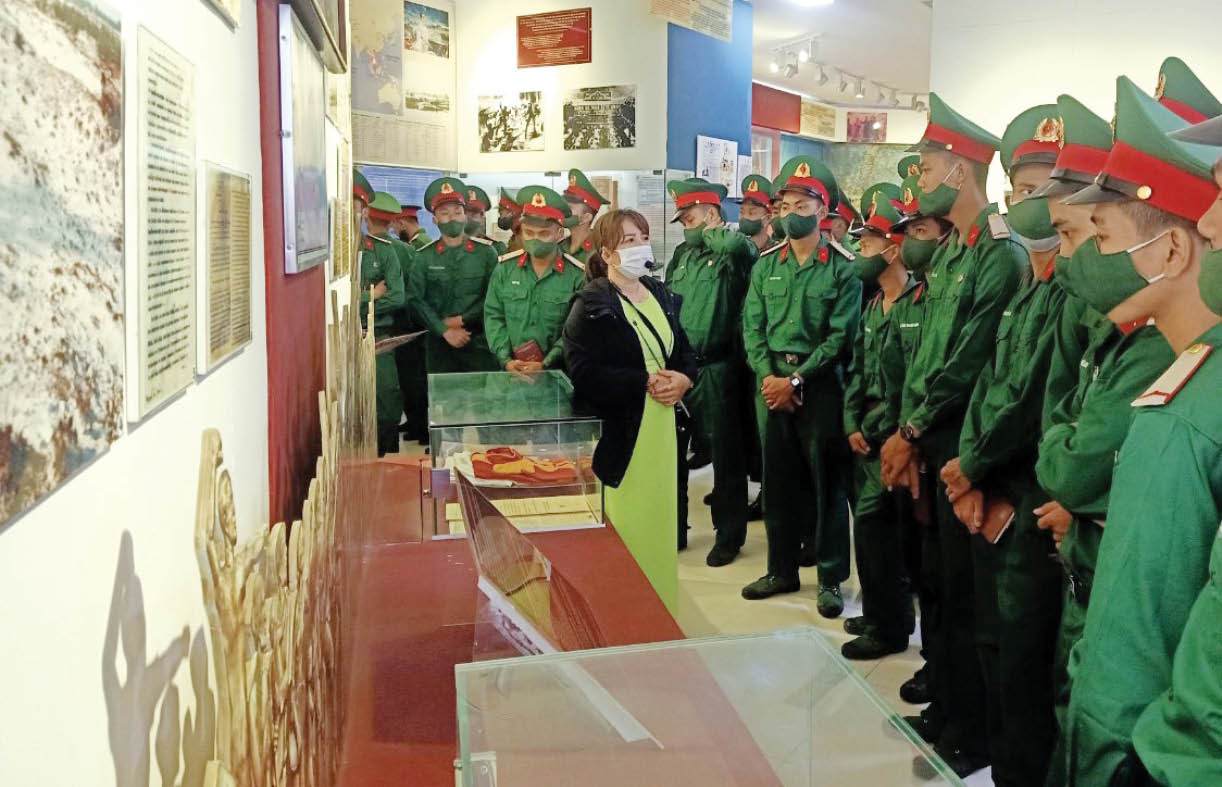 Giúp chiến sĩ có nhận thức đúng đắn