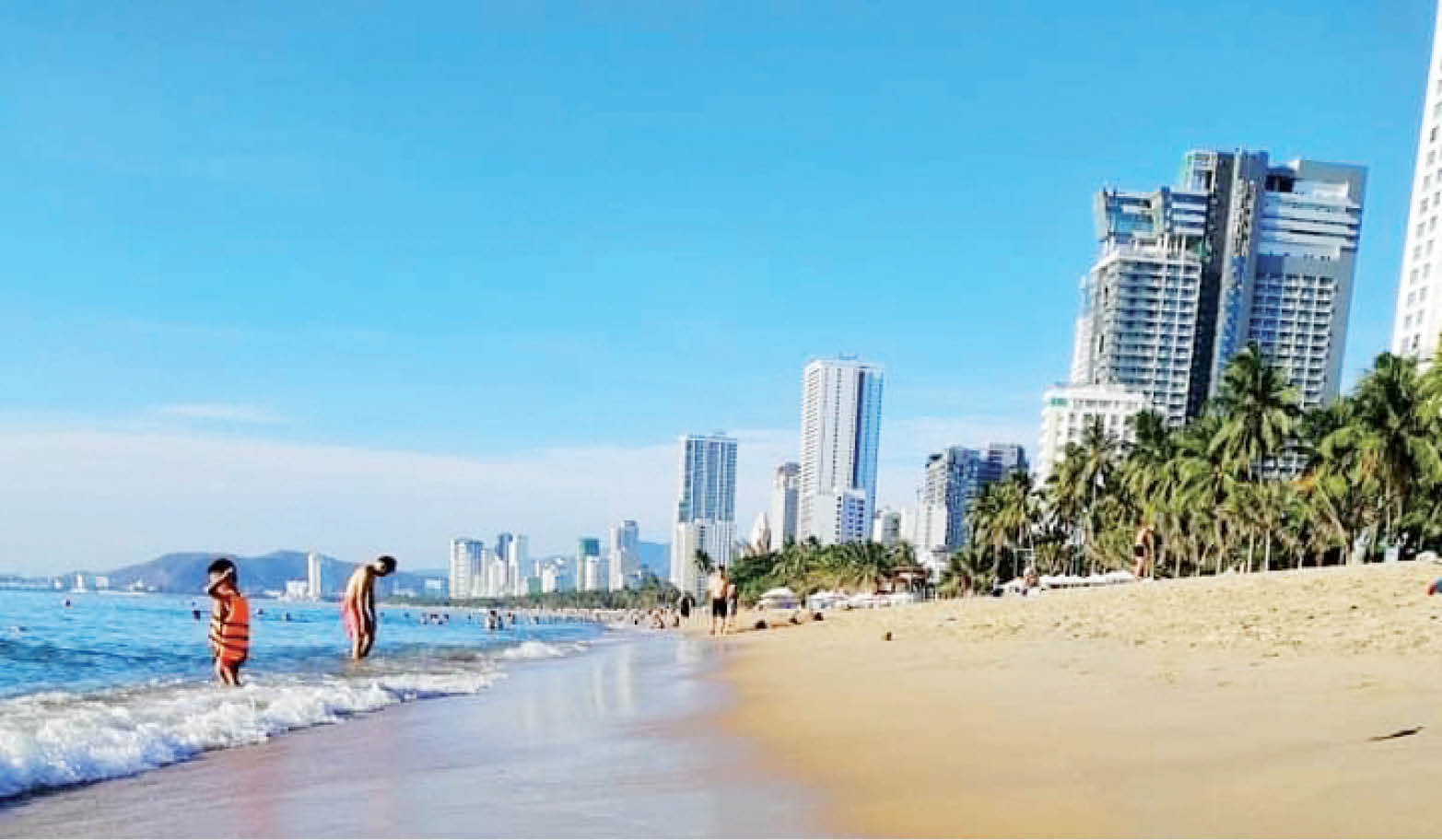 Gặp Huế trên biển Nha Trang