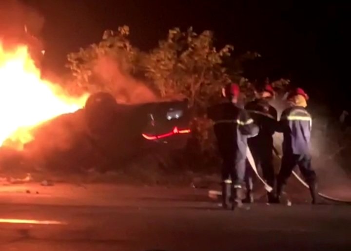 Điều tra, làm rõ nguyên nhân vụ cháy xe ô tô