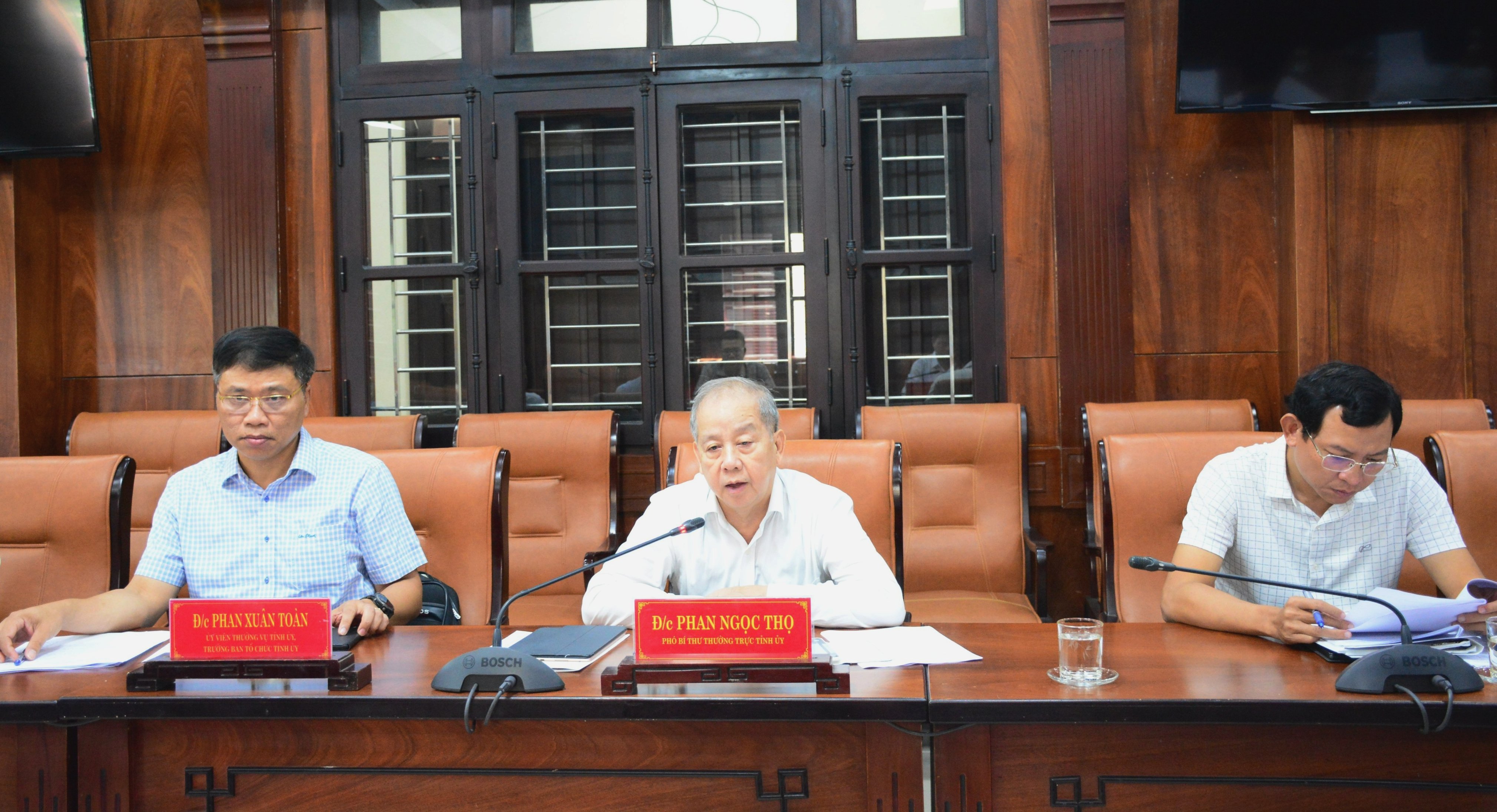 Rà soát quyền hạn, tổ chức bộ máy tham mưu, giúp việc cho Tỉnh ủy, Thành ủy