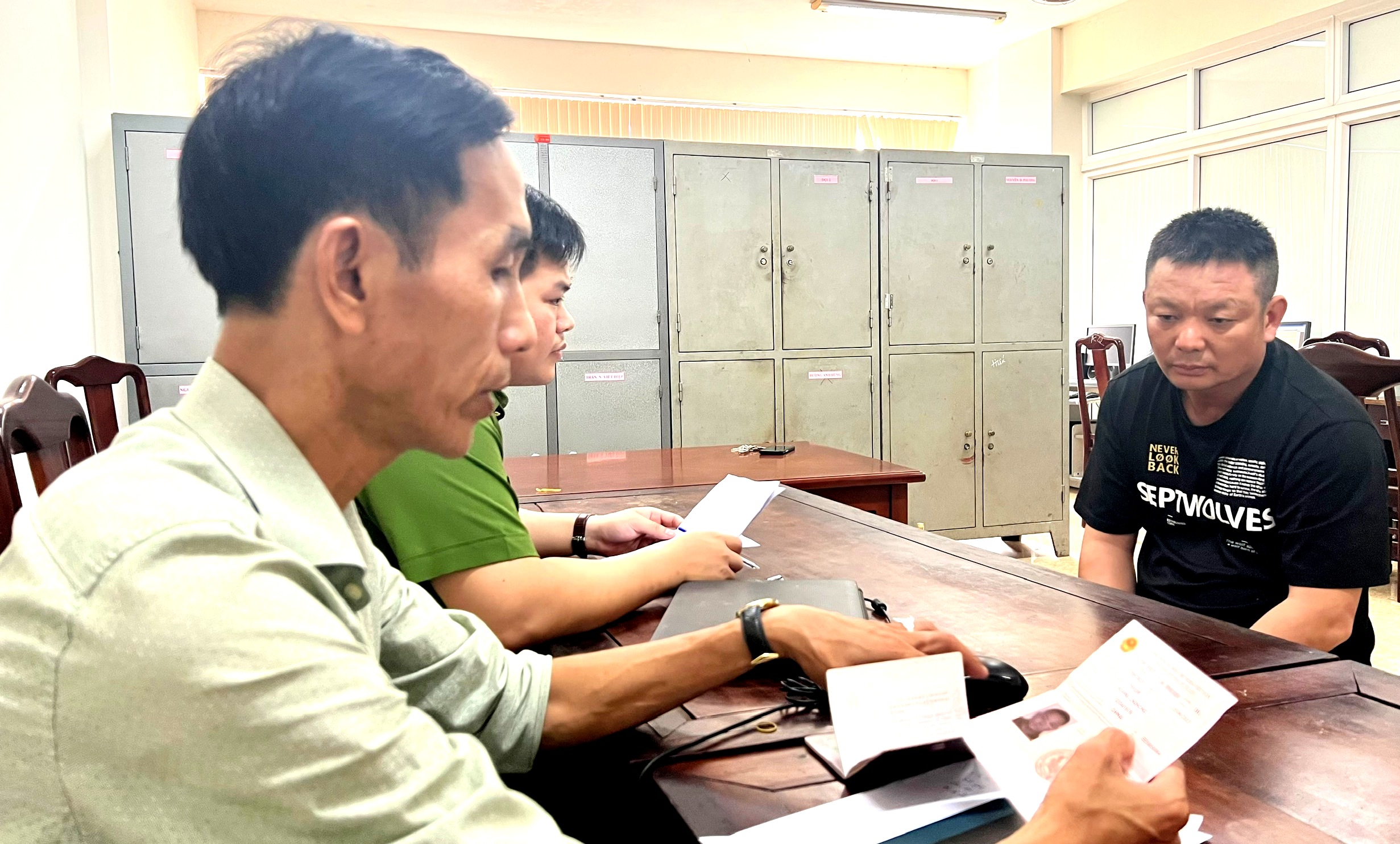 Bắt giữ đối tượng người Trung Quốc trộm cắp tài sản liên tỉnh