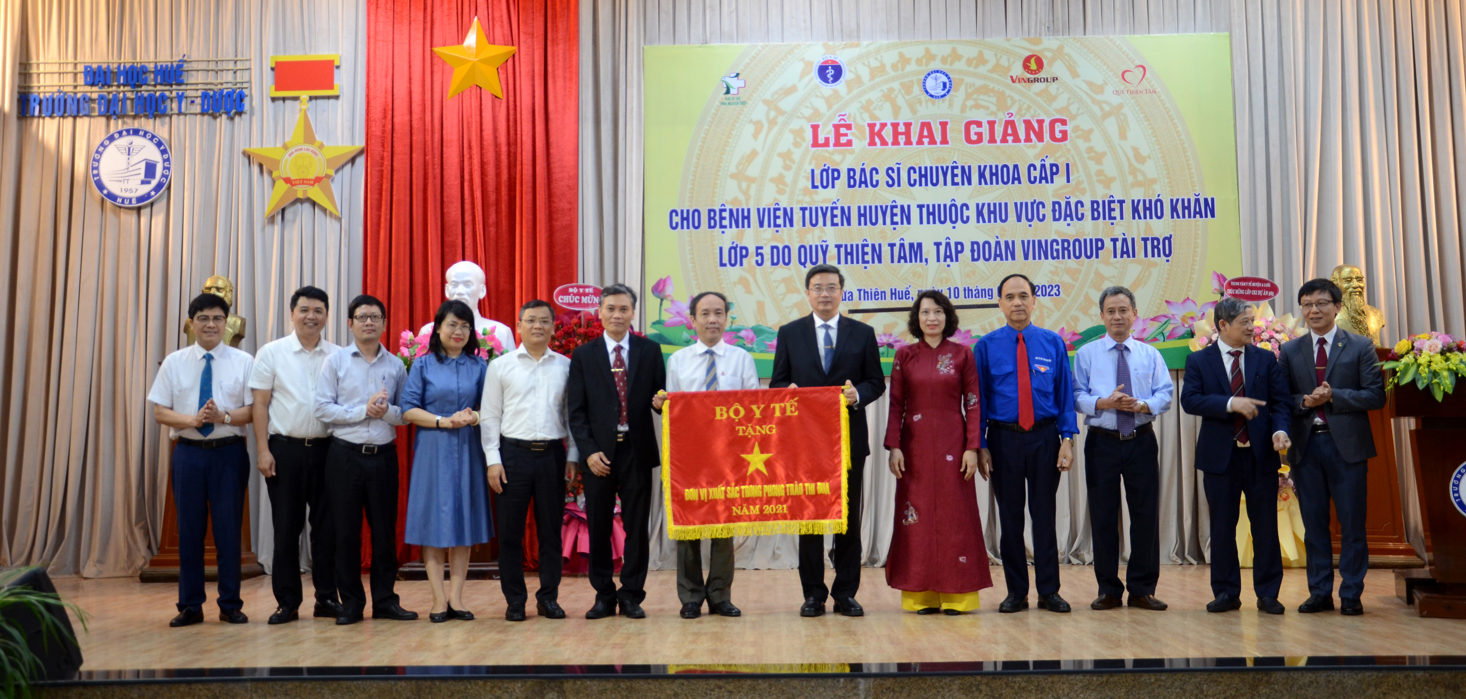 Đưa bác sĩ trẻ tình nguyện về vùng khó khăn