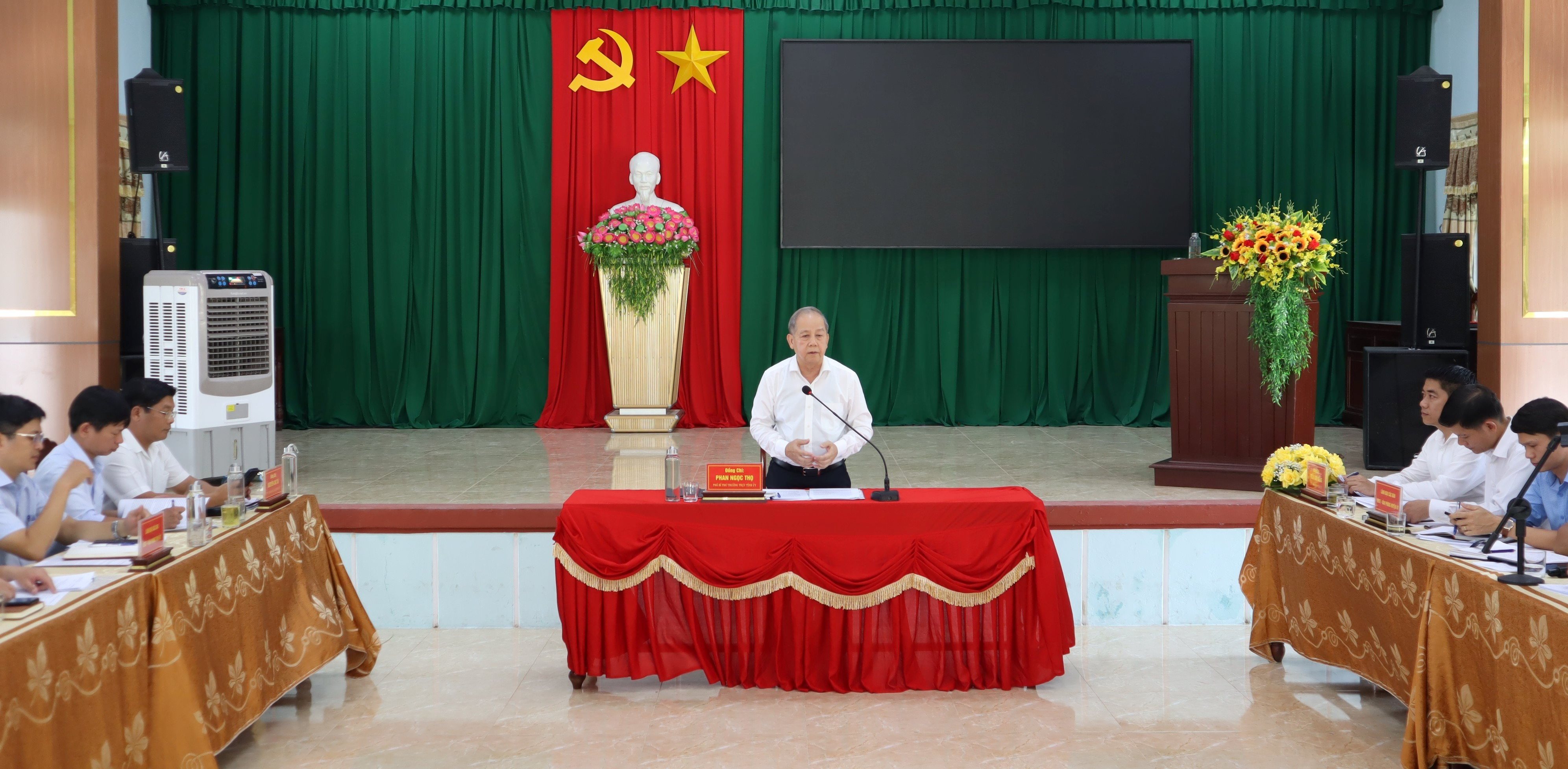 Phấn đấu xây dựng Vinh Thanh sớm trở thành thị trấn