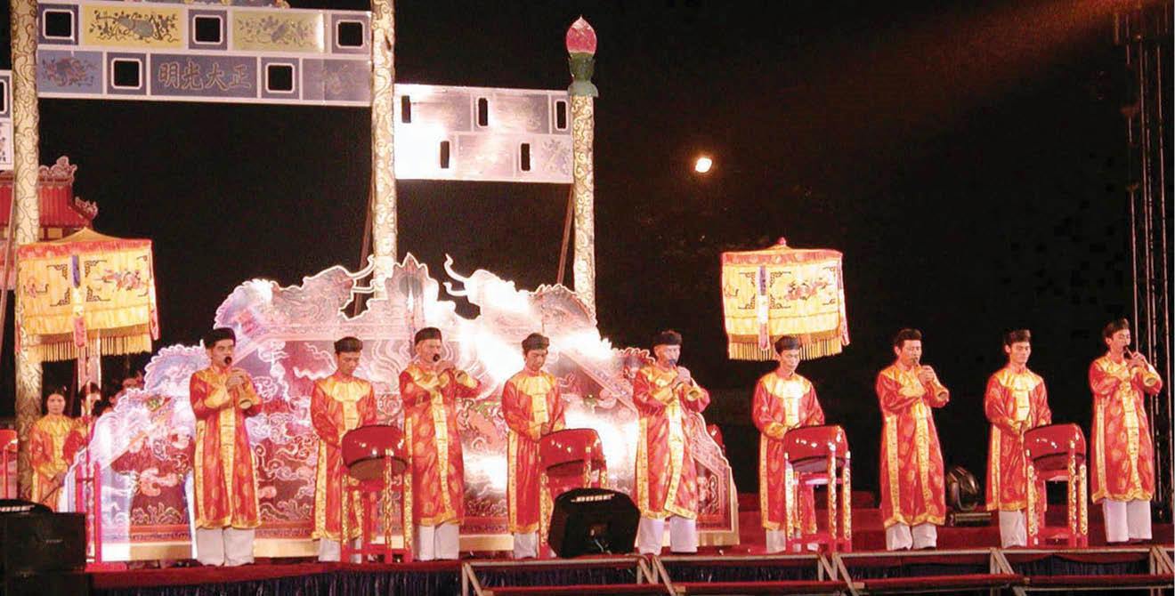 Nhớ những người lặng lẽ đóng góp cho quê hương - Bài 1 Nhã nhạc nhớ ơn…