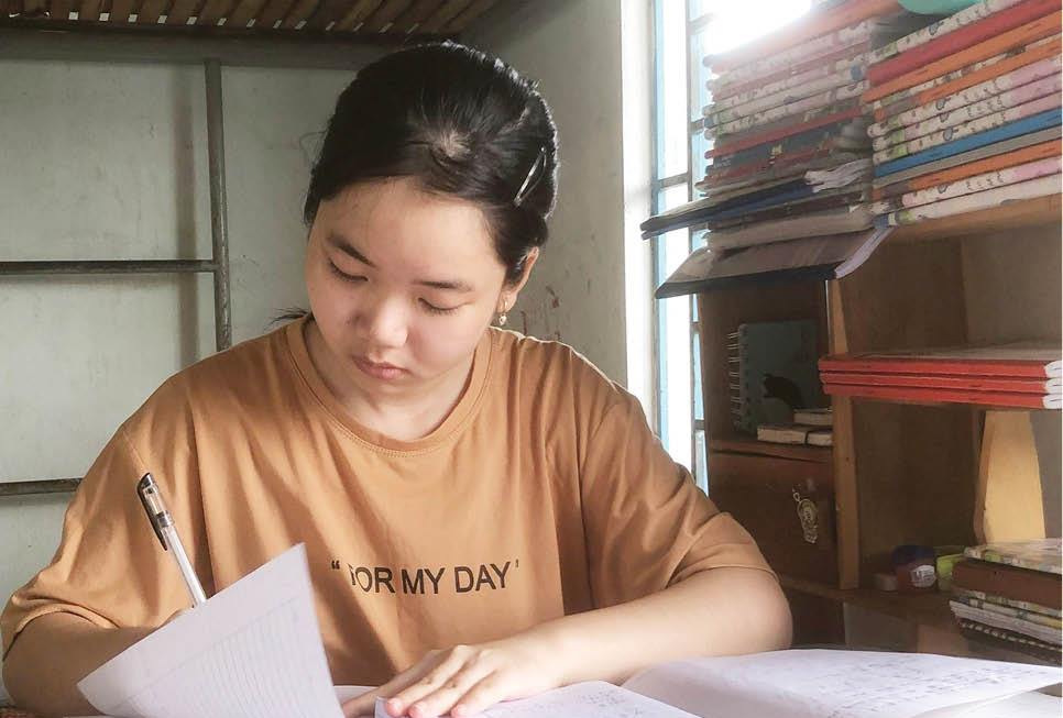 Nữ sinh vượt khó, có điểm học tập cao nhất trường