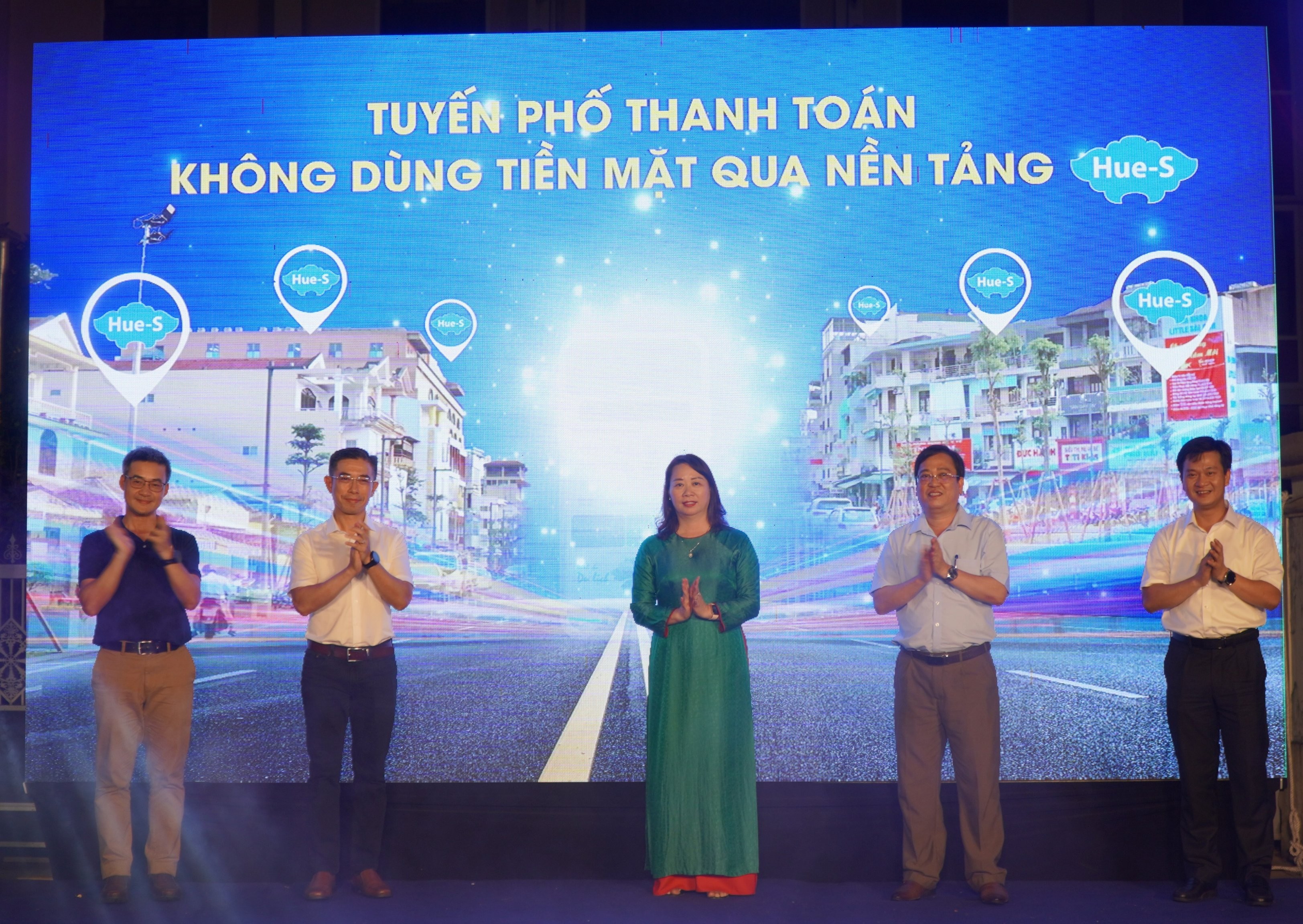 Ra mắt Tuyến phố thanh toán không tiền mặt qua nền tảng Hue-S