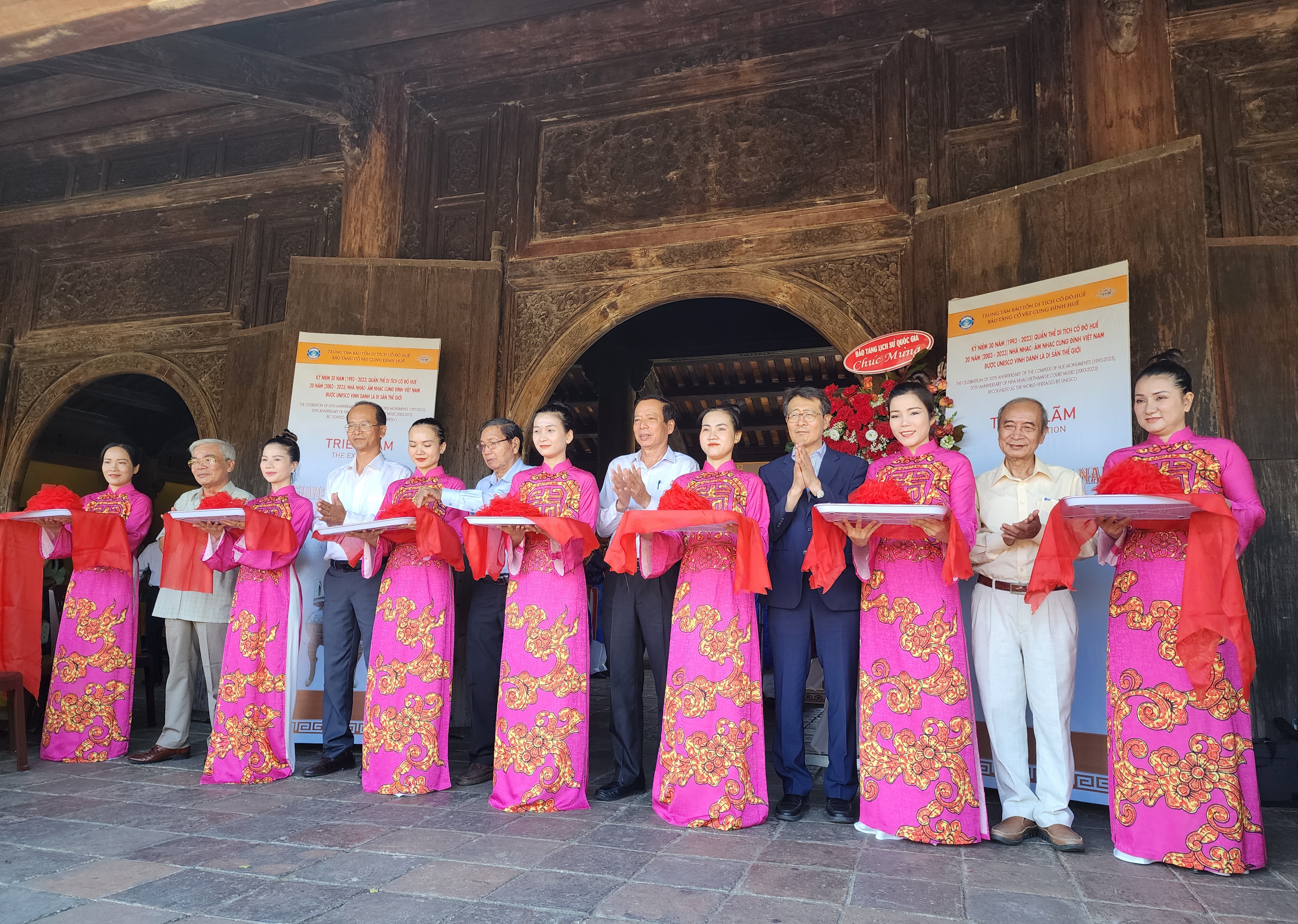 Triển lãm “Giang sơn Việt Nam trên Cửu Đỉnh”