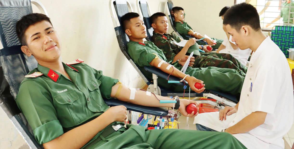 “Hiến giọt máu đào - trao niềm hy vọng”