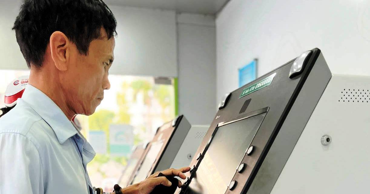 Quẹt thẻ - Tiện lợi nhưng cũng tùy nơi