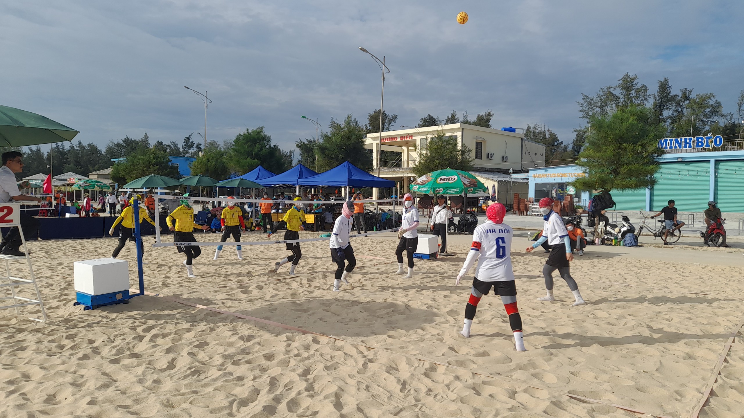 Thừa Thiên Huế có HCV đầu tiên ở môn cầu mây bãi biển