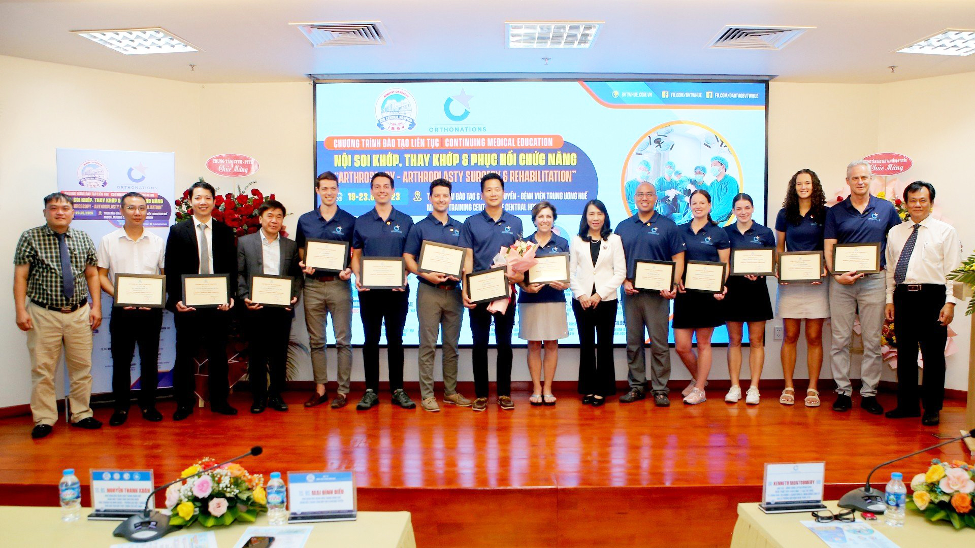 Hợp tác phát triển kỹ thuật cao về Nội soi khớp - Thay khớp - Y học thể thao và phục hồi chức năng