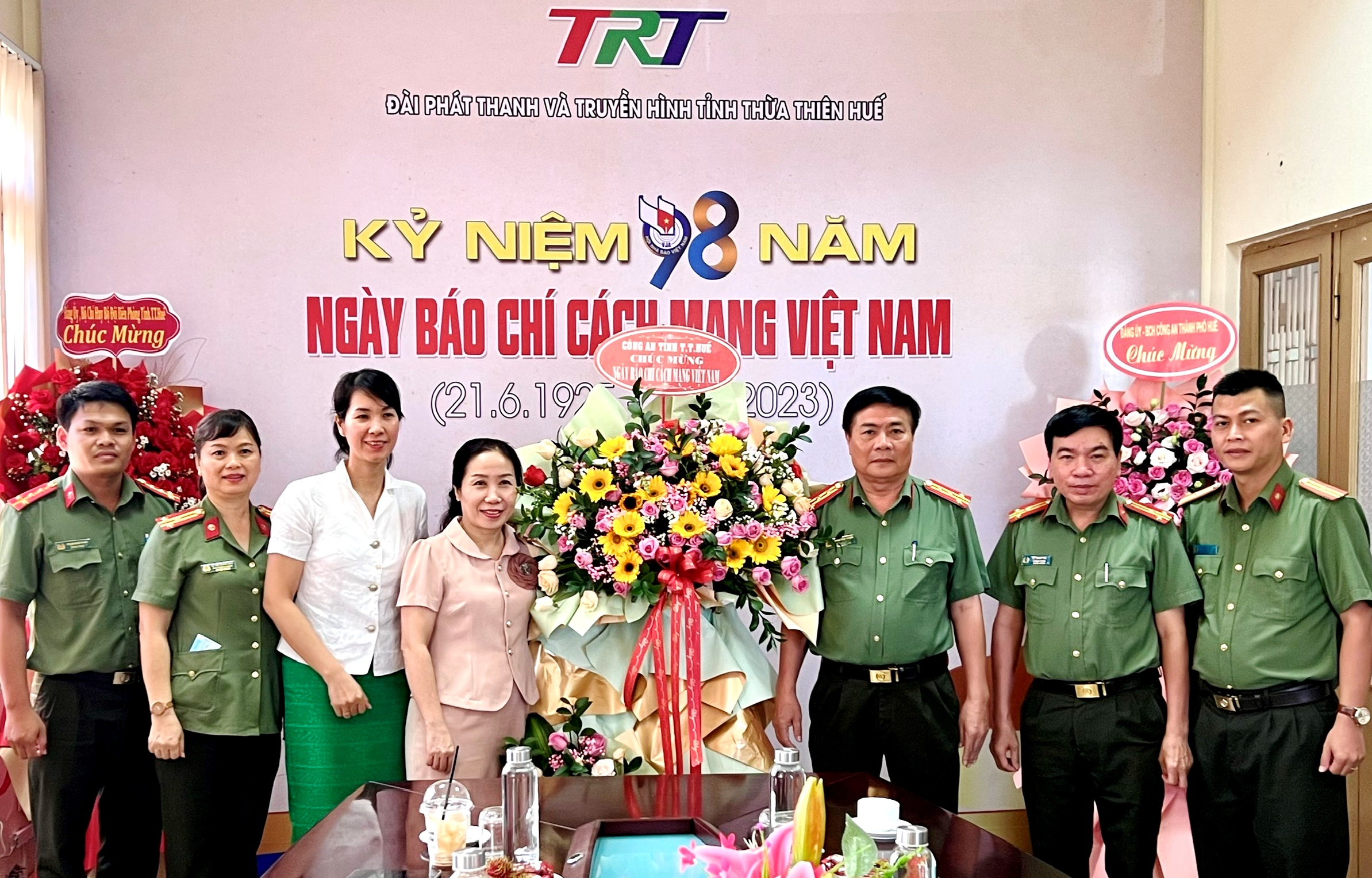 Công an tỉnh chúc mừng các cơ quan báo chí