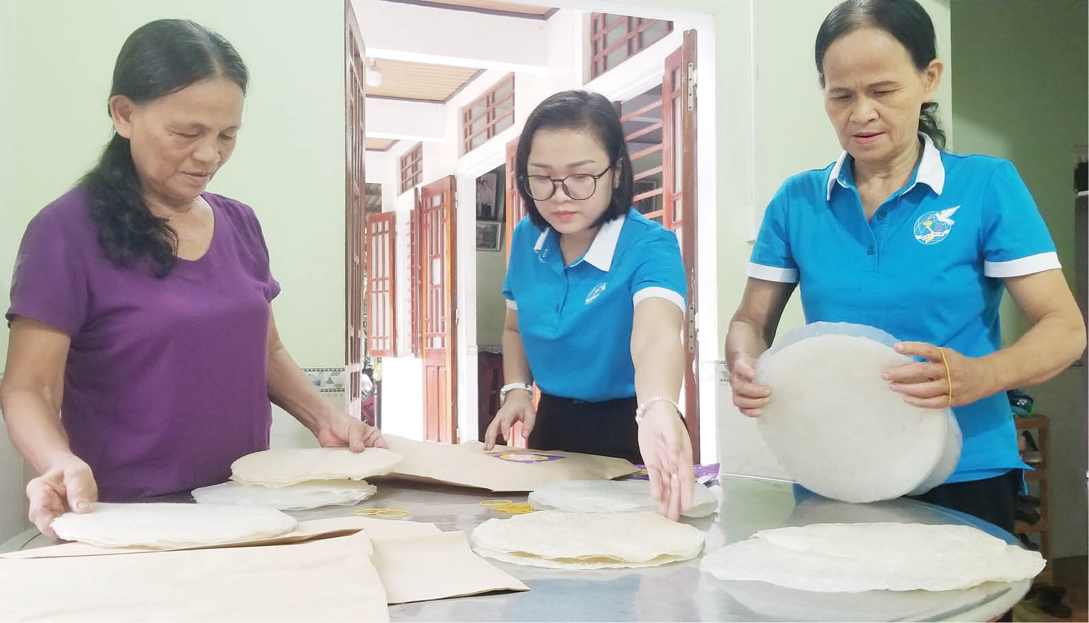 Phụ nữ “cầm trịch” phát triển kinh tế để thoát nghèo