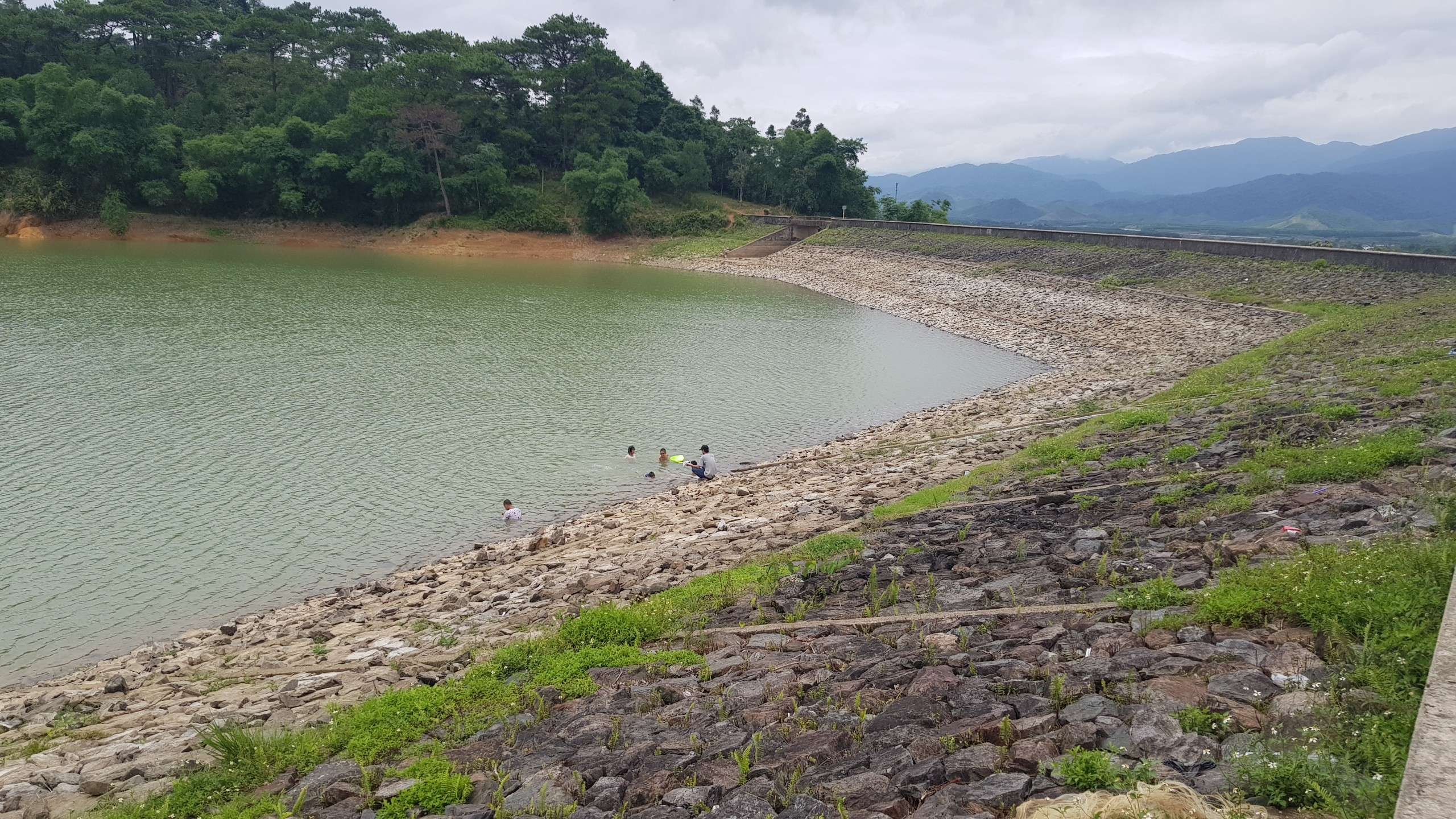 Người dân Lâm Đớt kiến nghị xây dựng công trình nước sạch