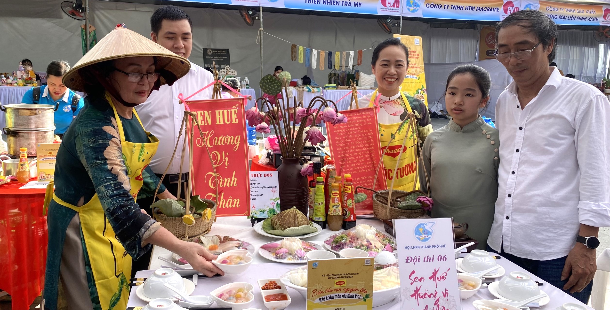 Đa dạng các món ăn từ sen Huế