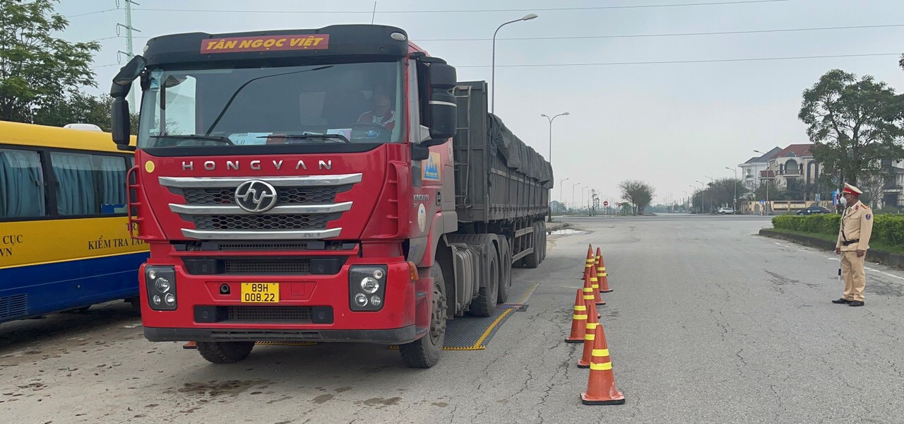 Xử phạt hơn 4,6 nghìn trường hợp vi phạm an toàn giao thông