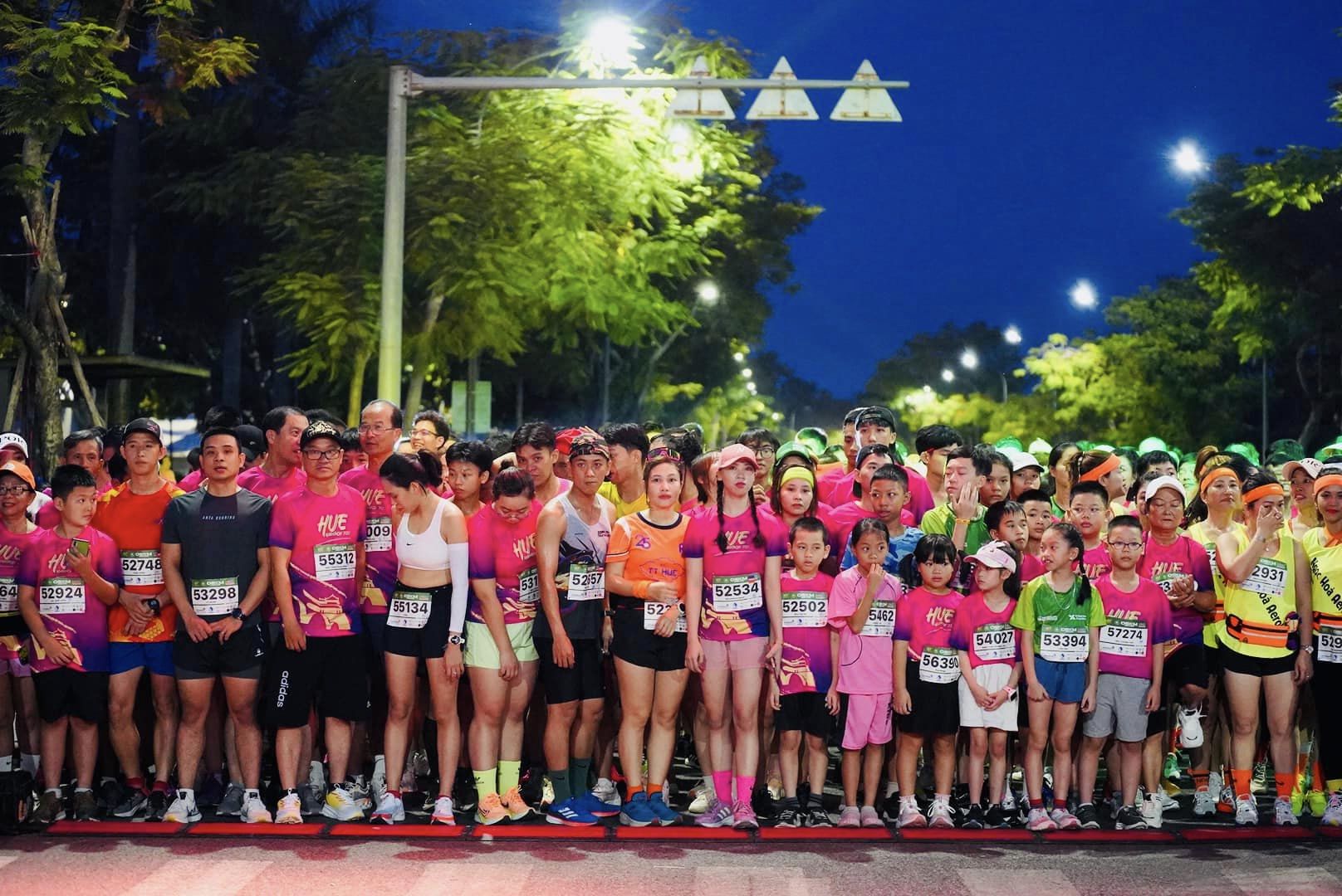 Hàng ngàn người tham gia Hue Half Marathon 2023