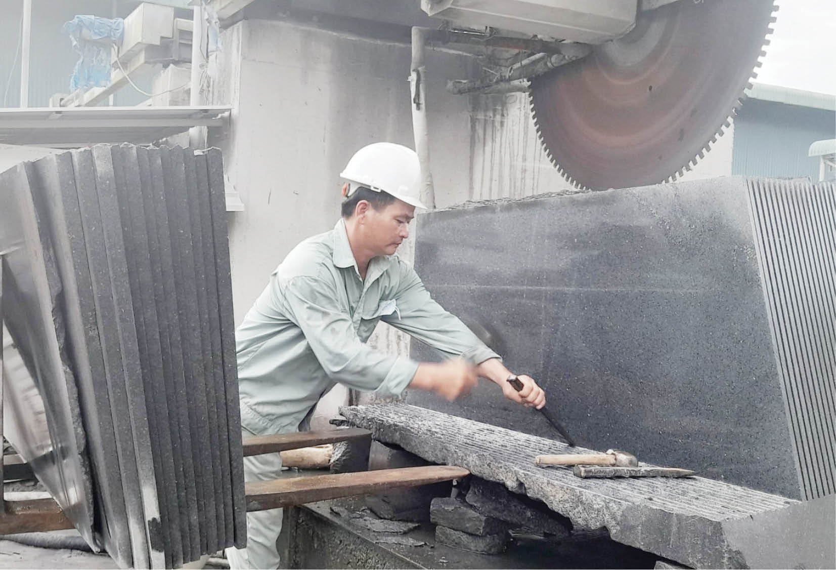 An toàn cho người lao động là ưu tiên hàng đầu