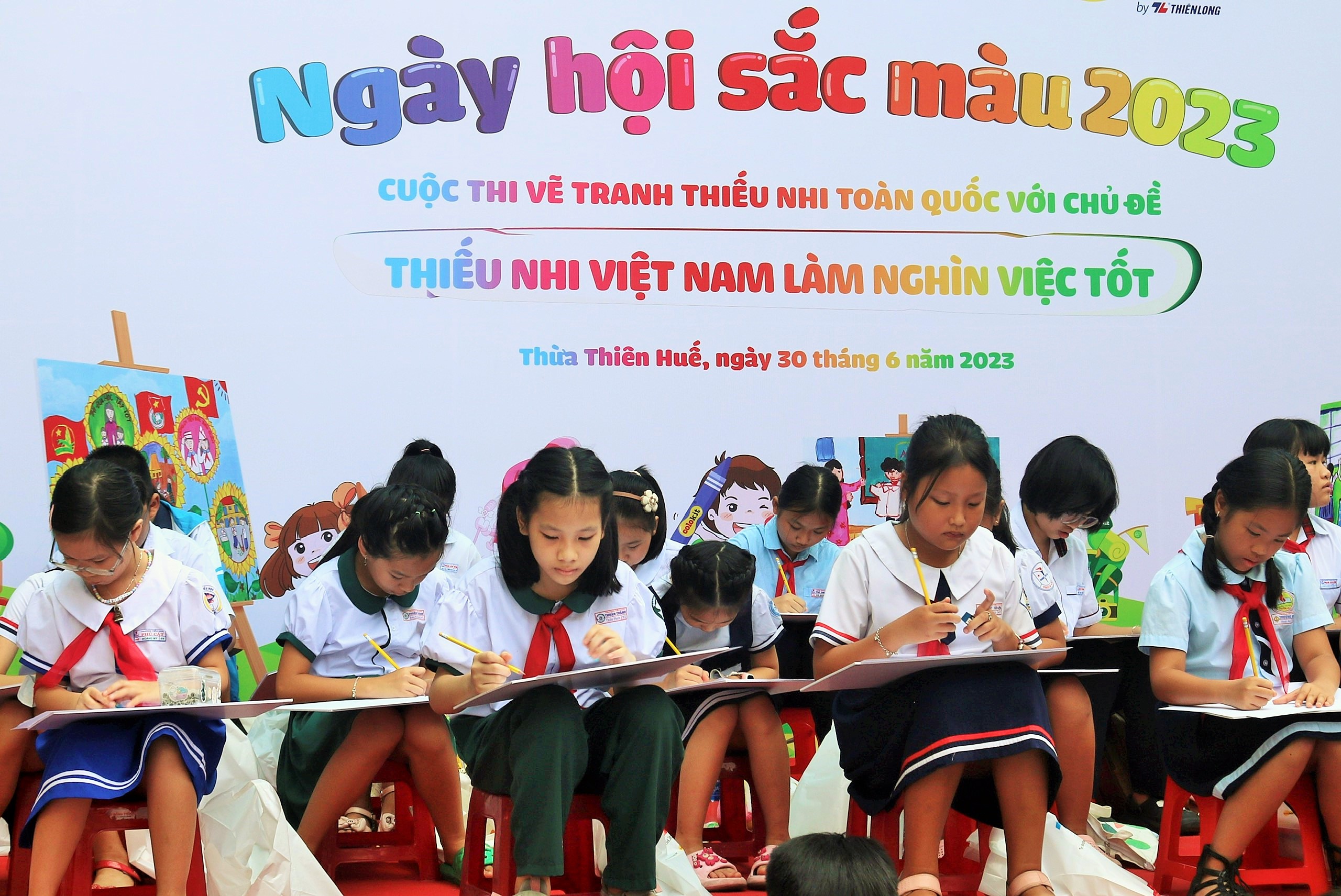 “Ngày hội sắc màu” thu hút 500 em học sinh tham gia