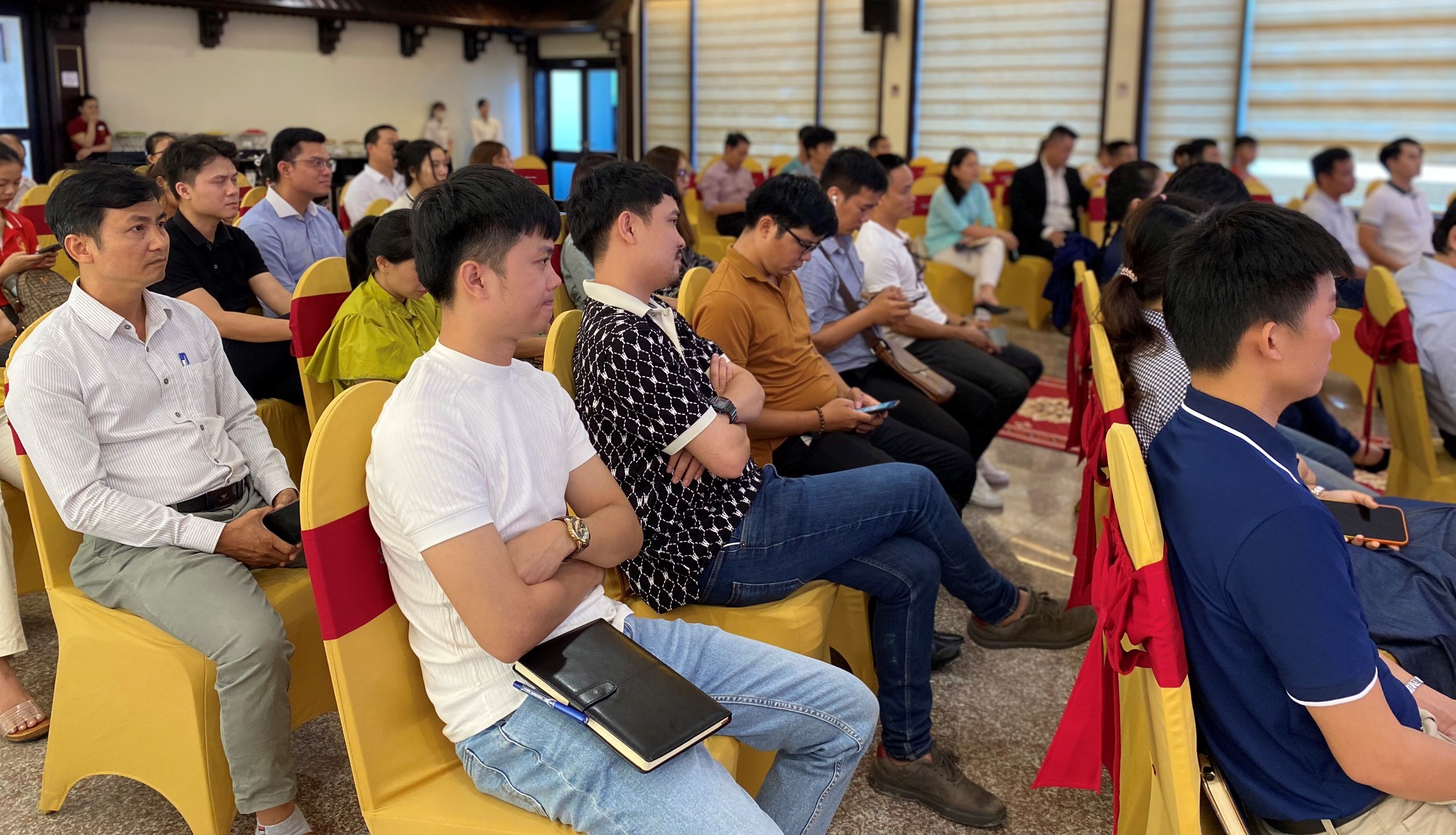 Tái tạo mô hình kinh doanh thích ứng