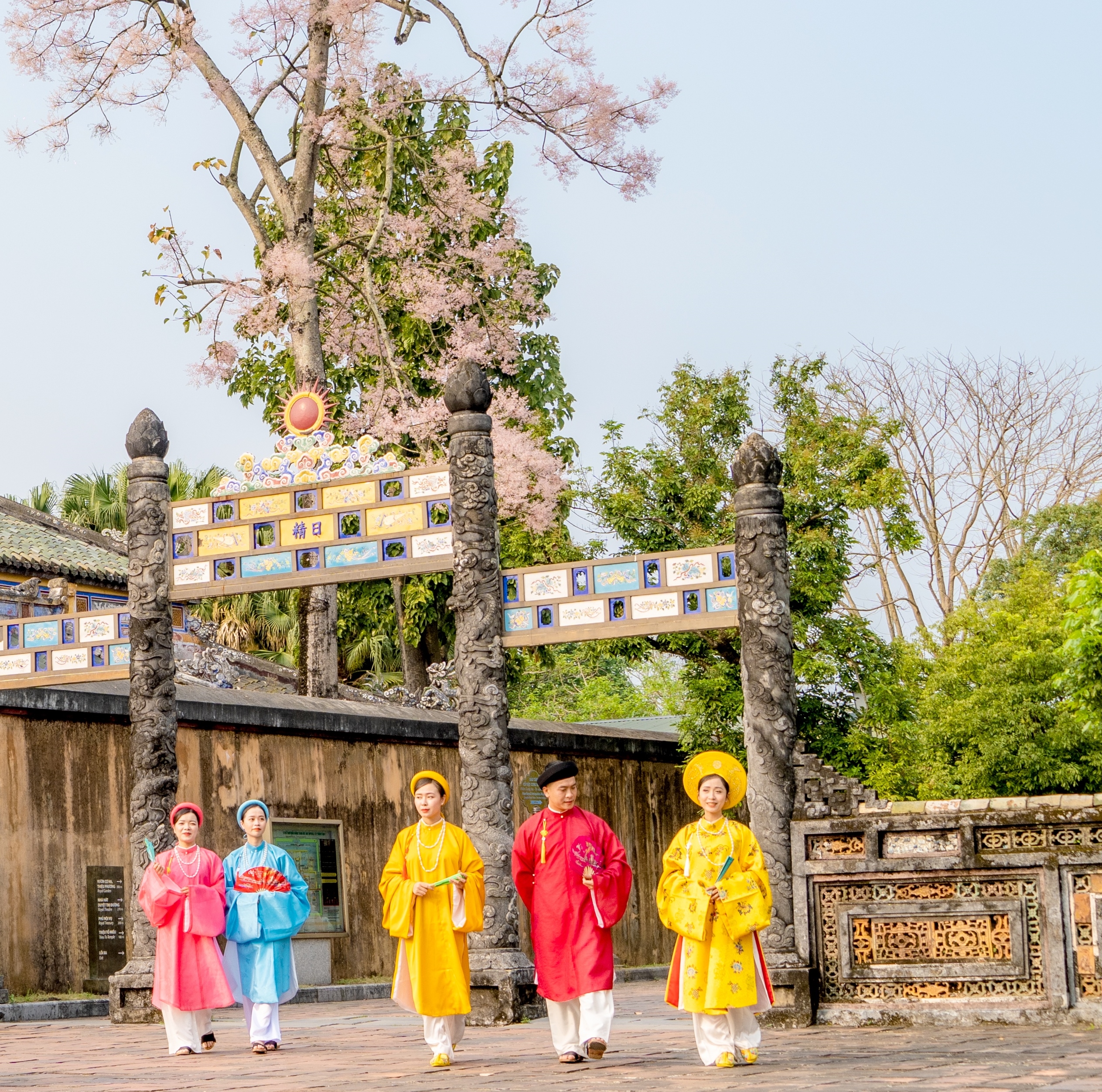 Áo dài Huế, ký ức vàng son