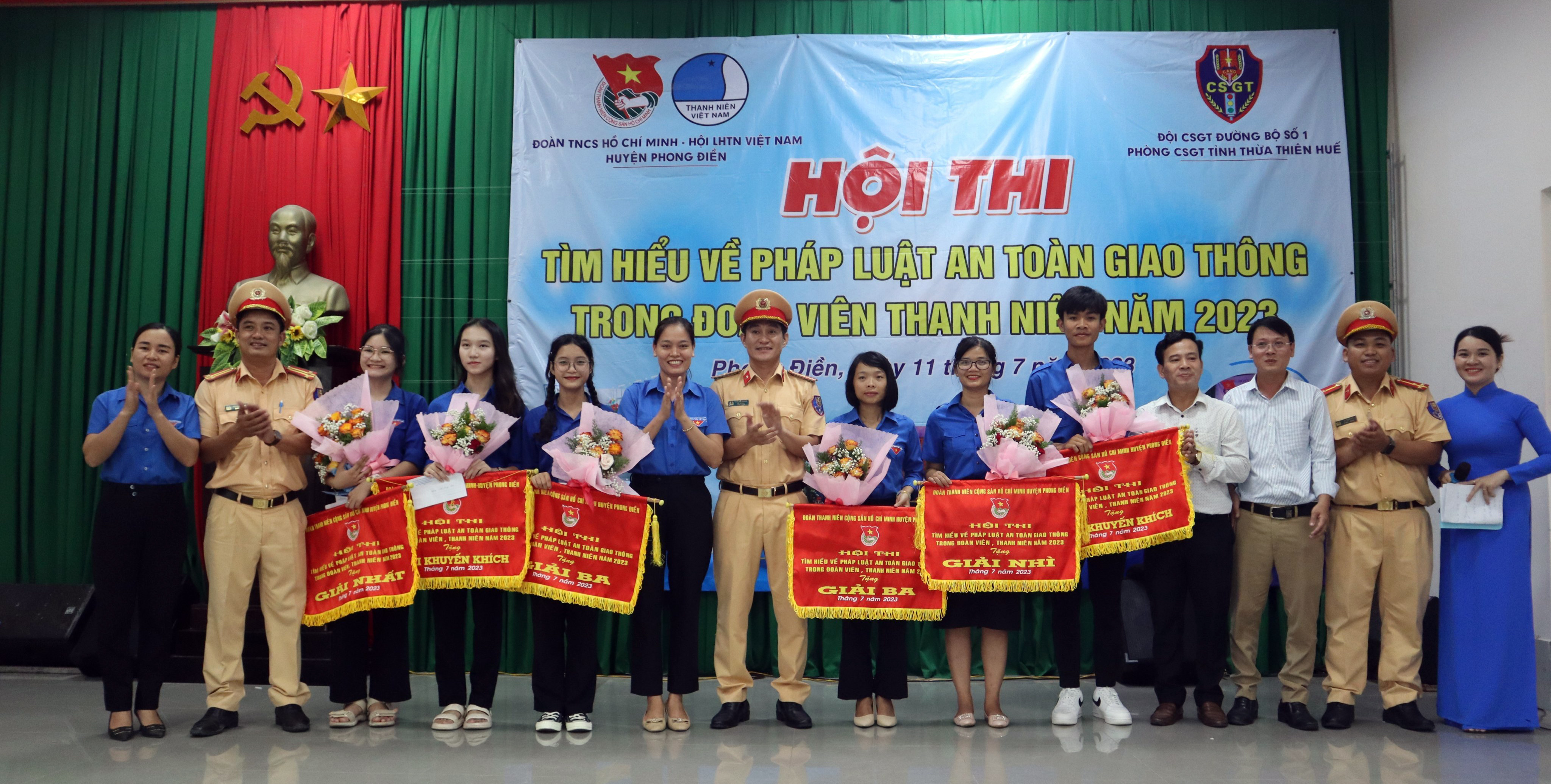 Hơn 100 đoàn viên, thanh niên tham gia Hội thi tìm hiểu Luật giao thông đường bộ