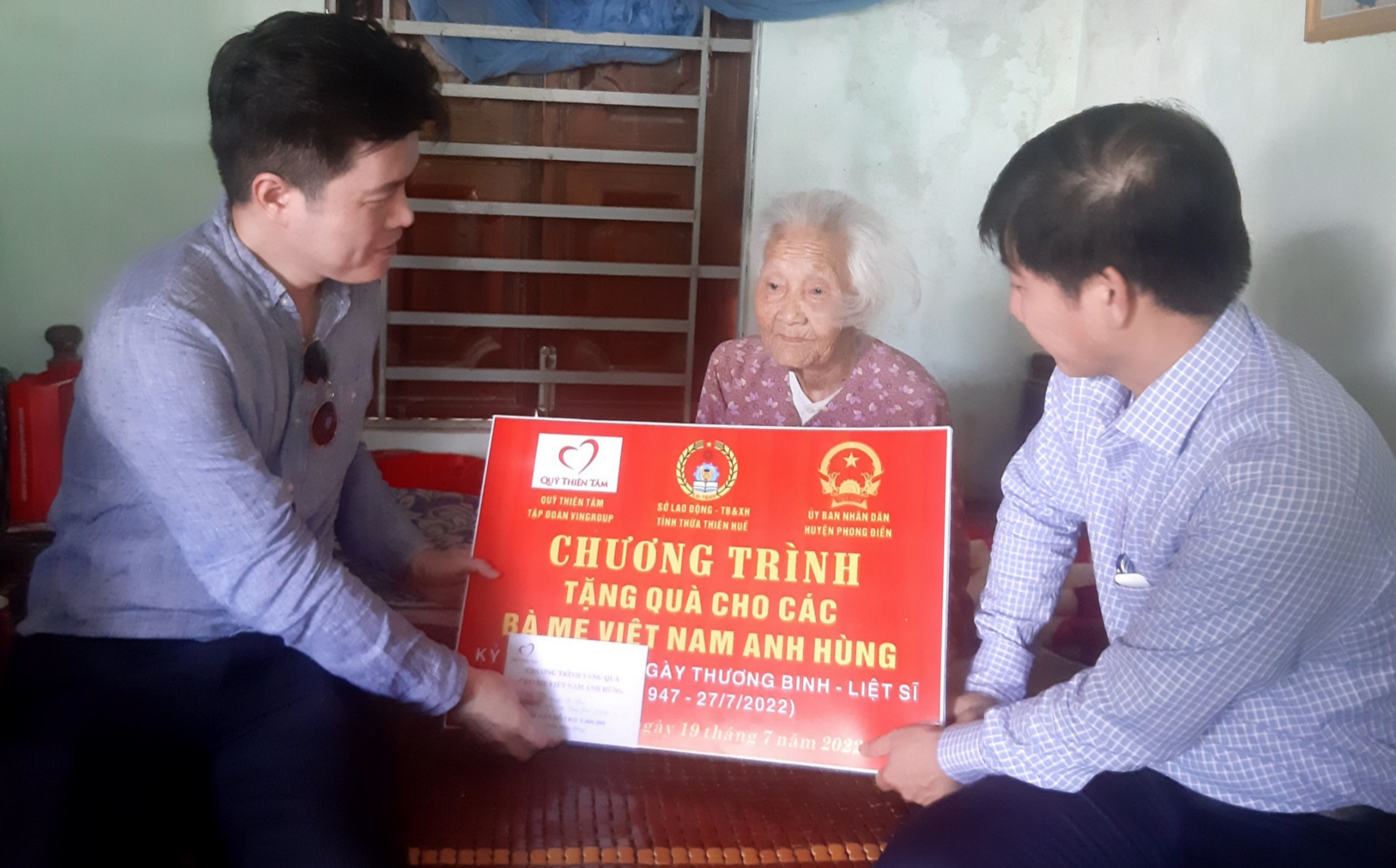 920 đại biểu dự hội nghị biểu dương người có công tiêu biểu toàn quốc tại Thừa Thiên Huế