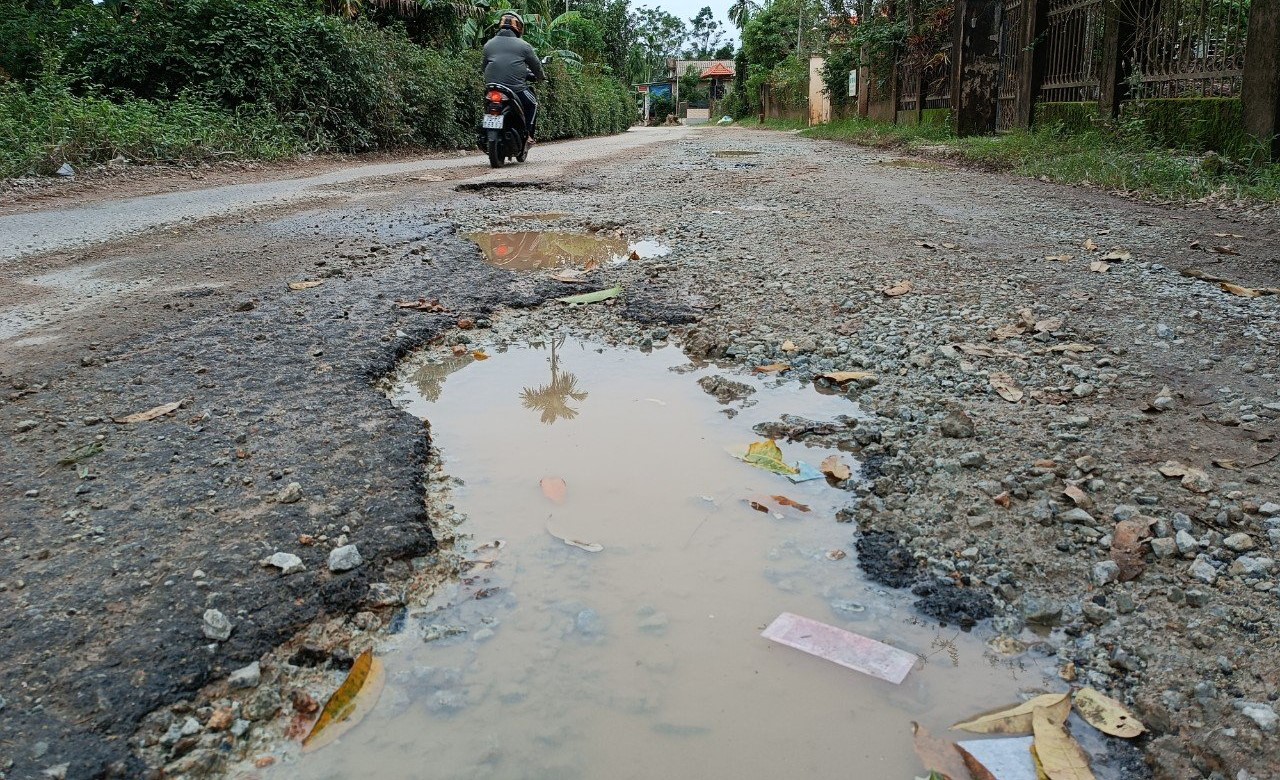 Đề xuất tiếp tục đền bù nhà người dân bị nứt khi thi công Tỉnh lộ 9