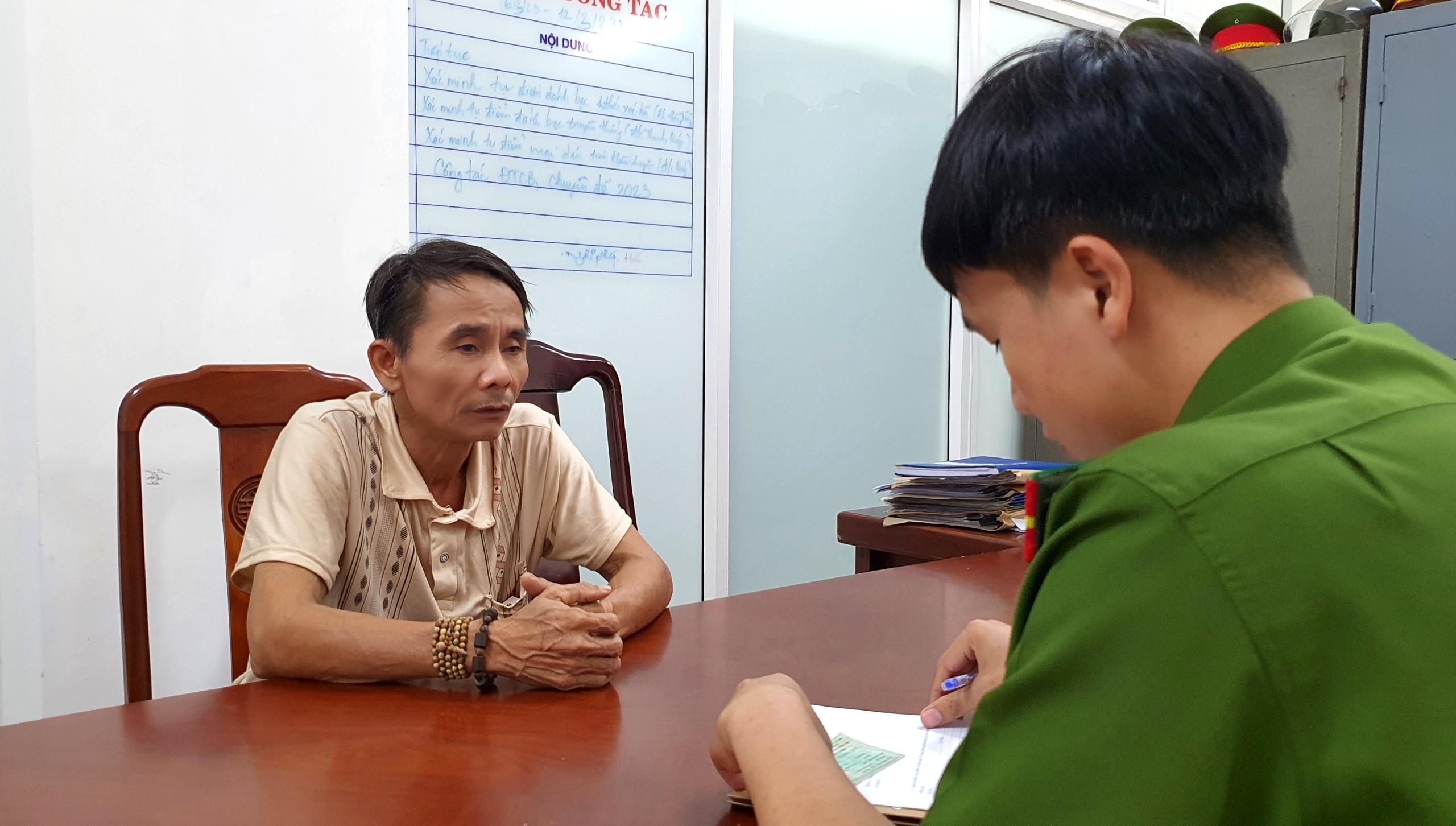 Một đối tượng bị bắt giam vì môi giới mại dâm