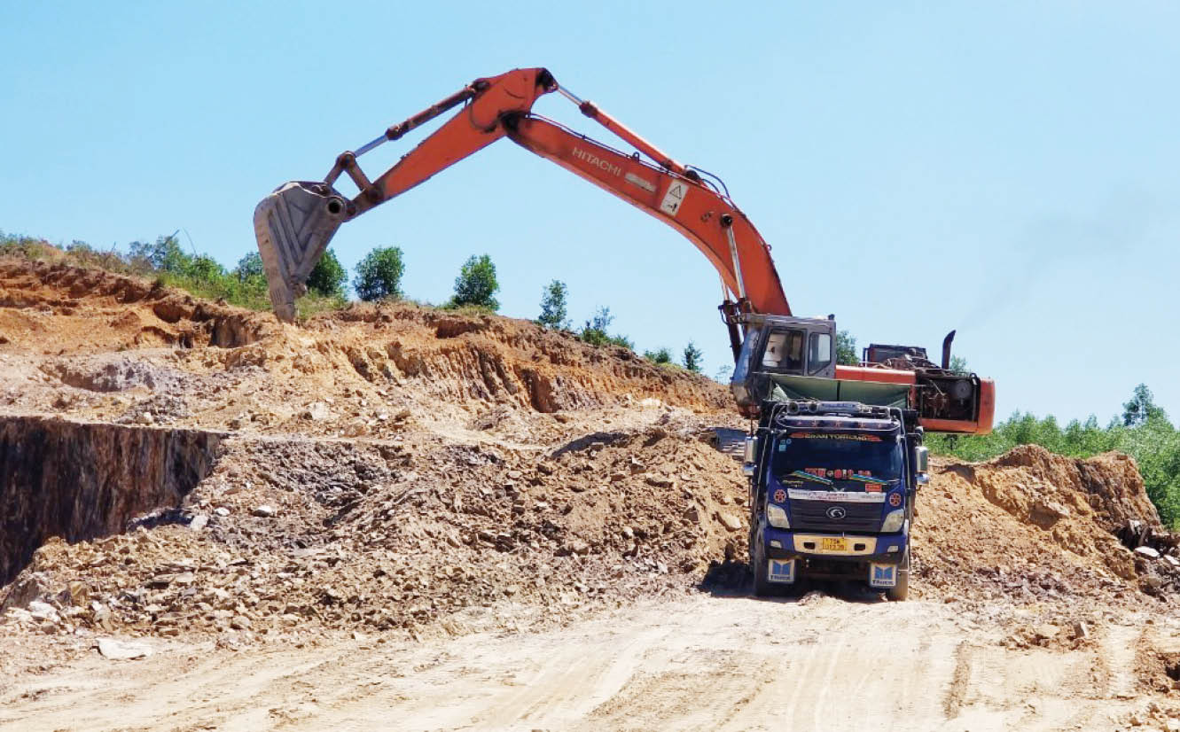 Quản lý, giám sát mỏ đất làm vật liệu san lấp